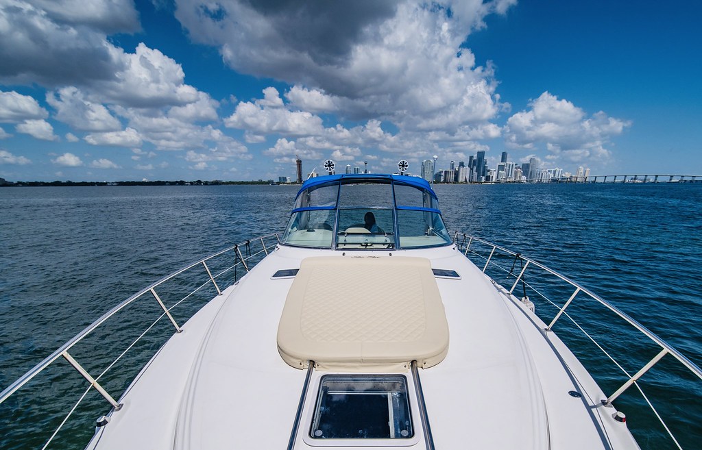 45’ SUNDANCER “BLUE” yacht rental Miami - premium amenities and entertainment system