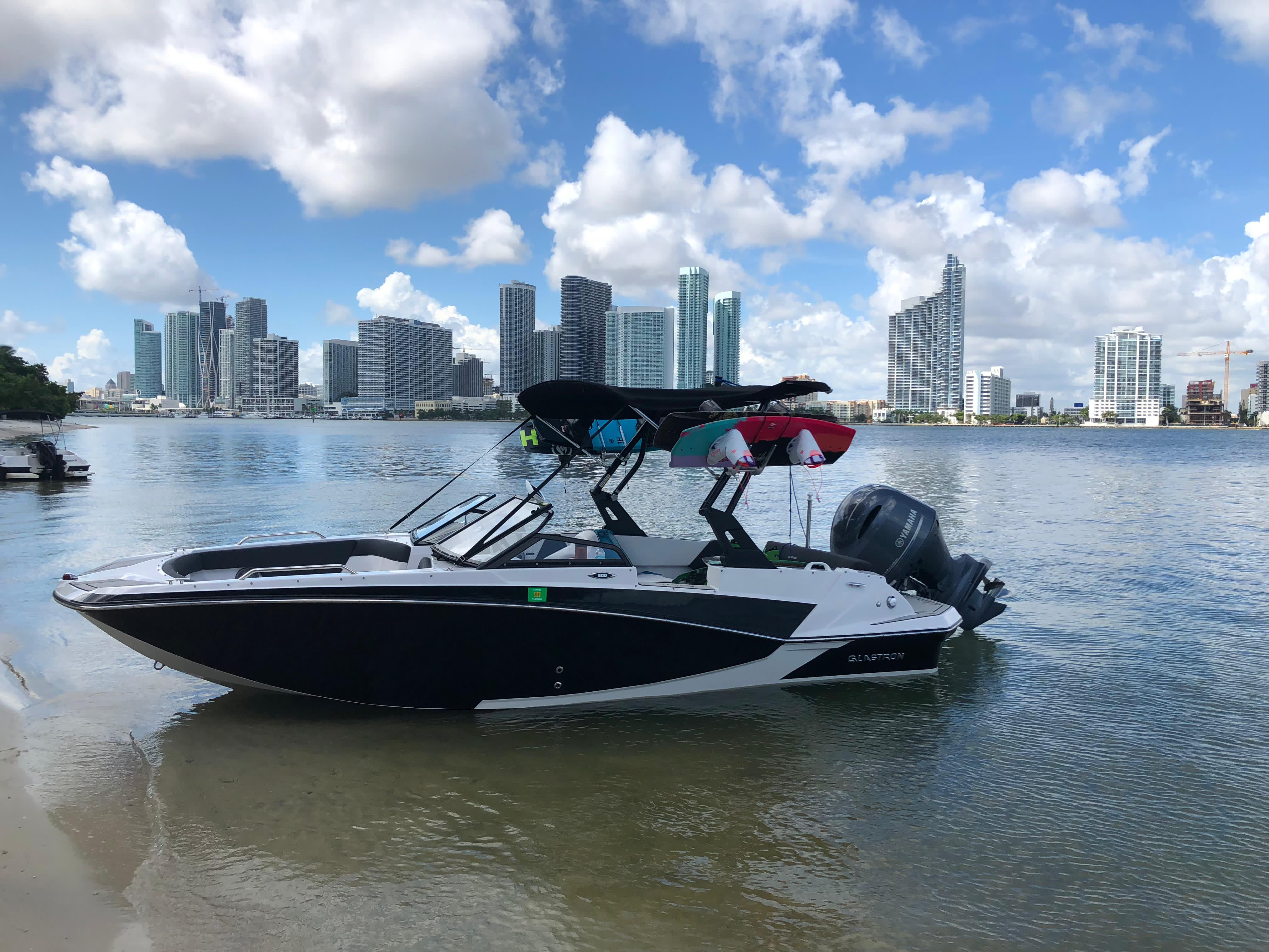 24ft Glastron Haulover Sandbar yacht rental Miami - bow seating area perfect for sunbathing and relaxation