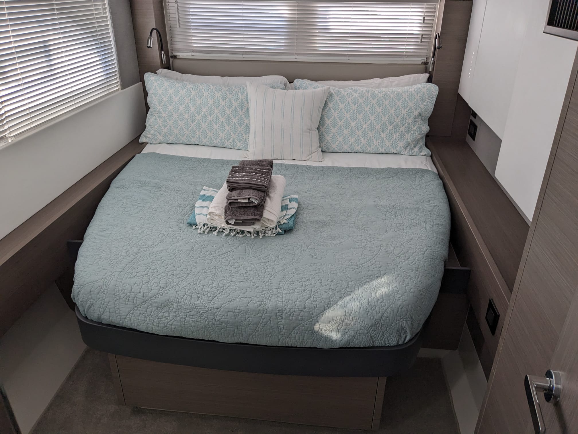 53ft Leopard (2023) yacht rental Miami - flybridge with panoramic views of Miami skyline