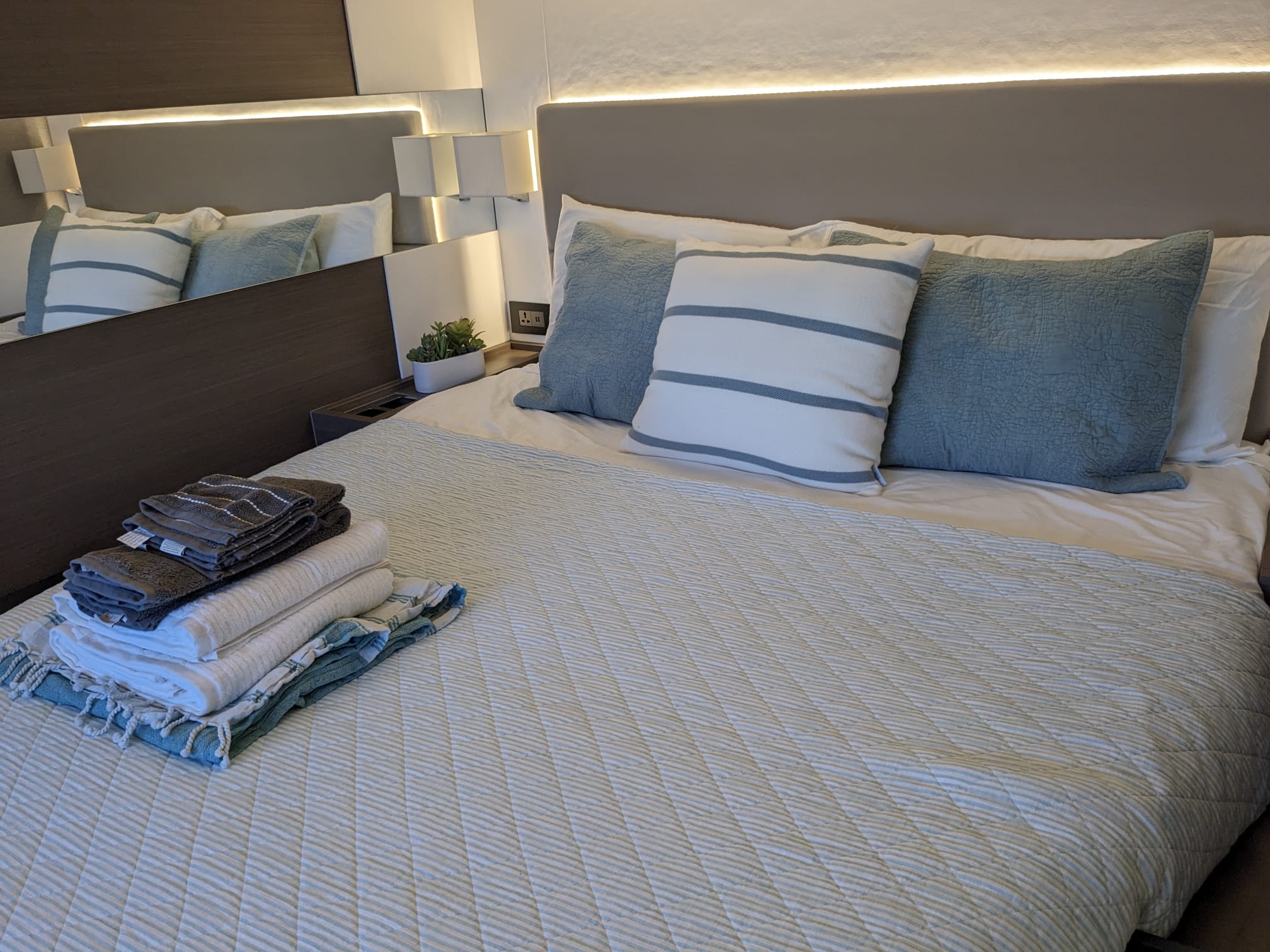 53ft Leopard (2023) yacht rental Miami - galley kitchen for catered yacht events