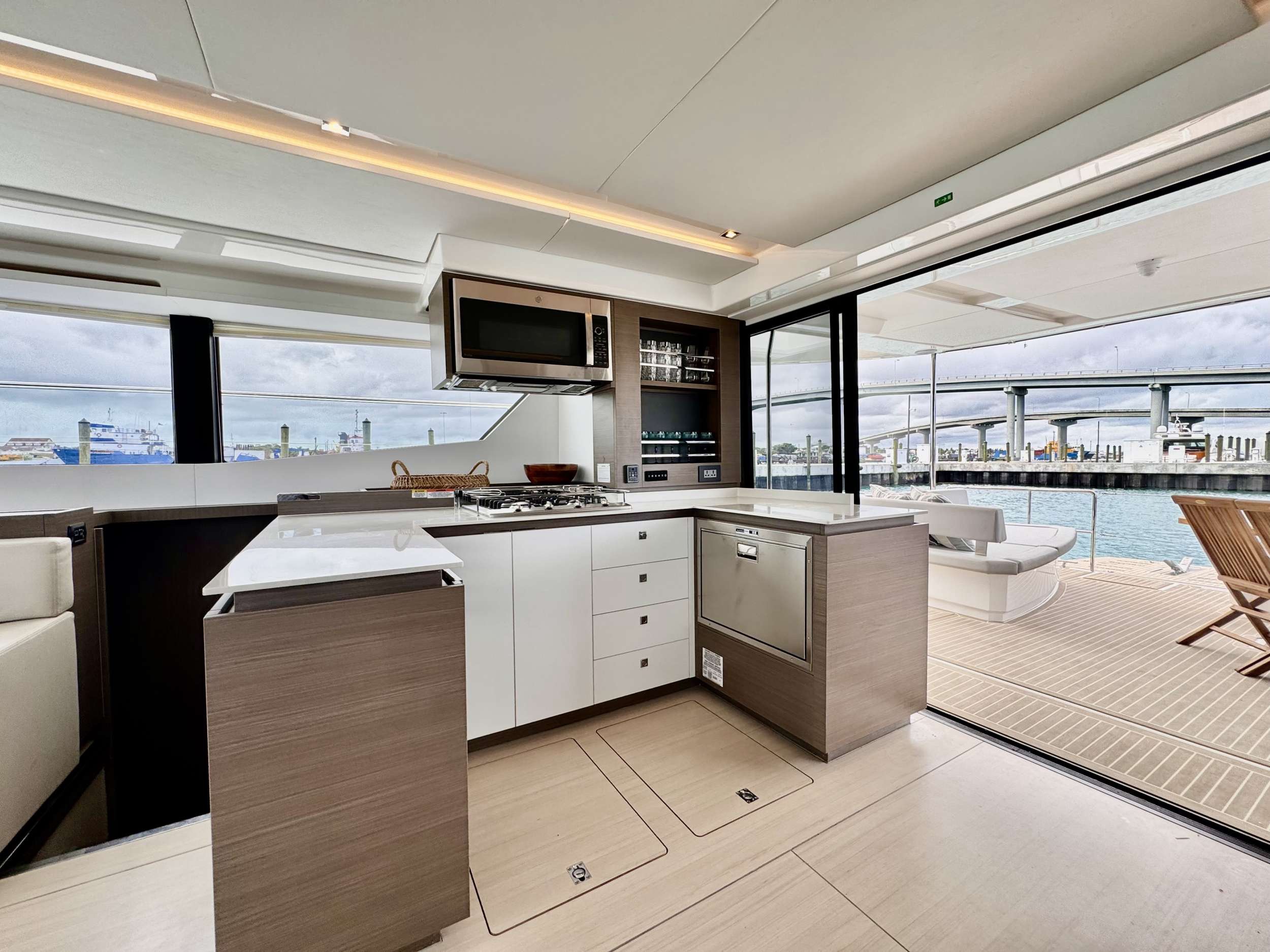 53ft Leopard (2023) yacht rental Miami - flybridge with panoramic views of Miami skyline