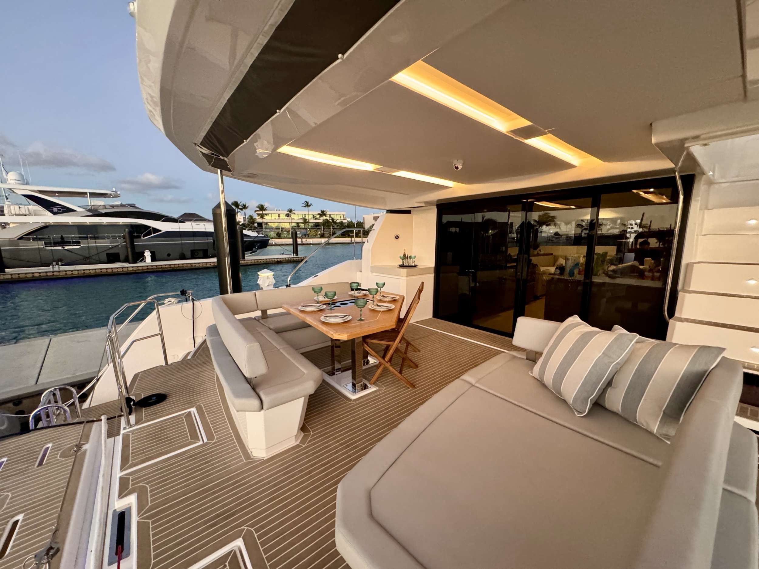 53ft Leopard (2023) yacht rental Miami - navigation bridge and helm station