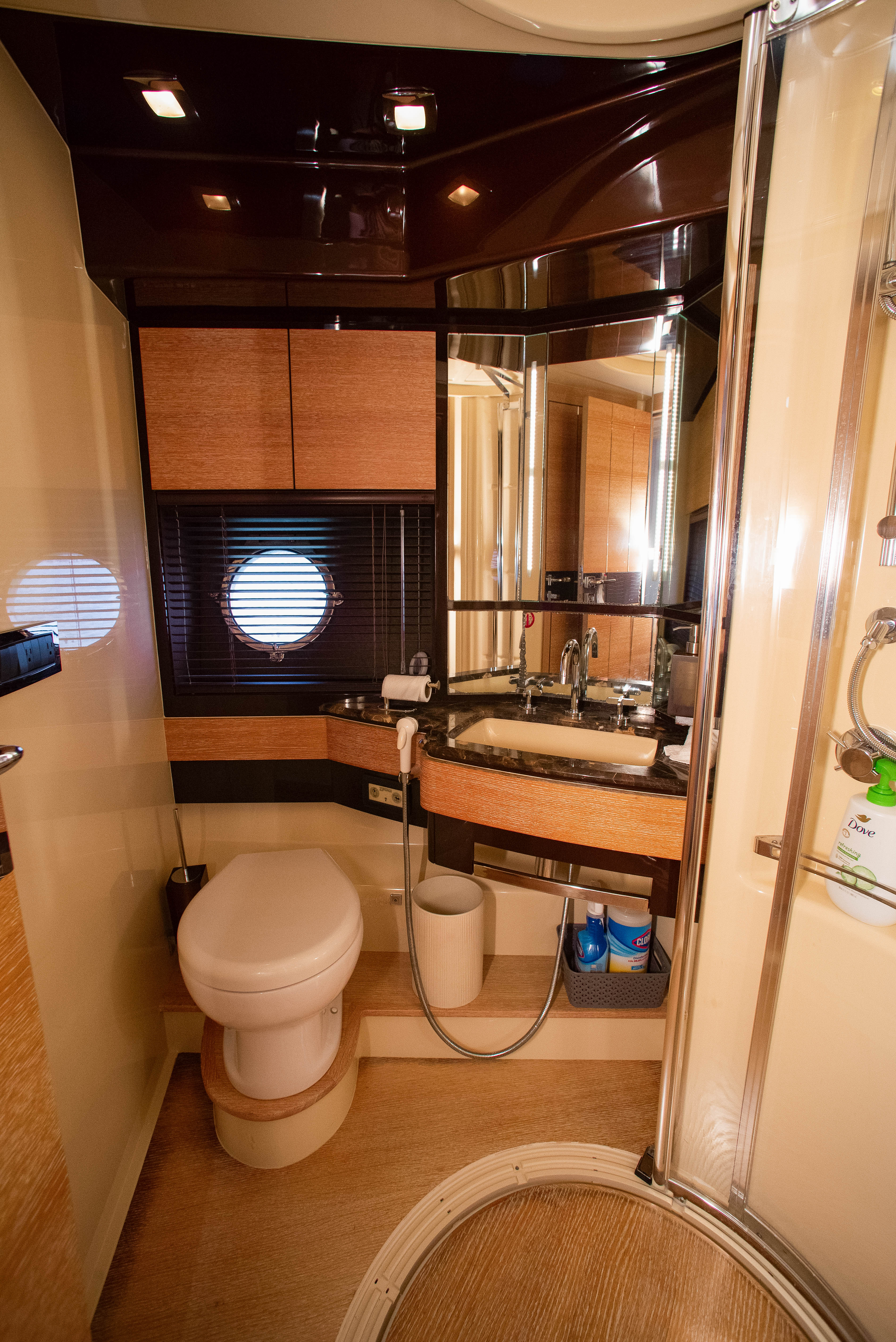 70ft Azimut F (2025R) yacht rental Miami - stern swim platform with water access for snorkeling