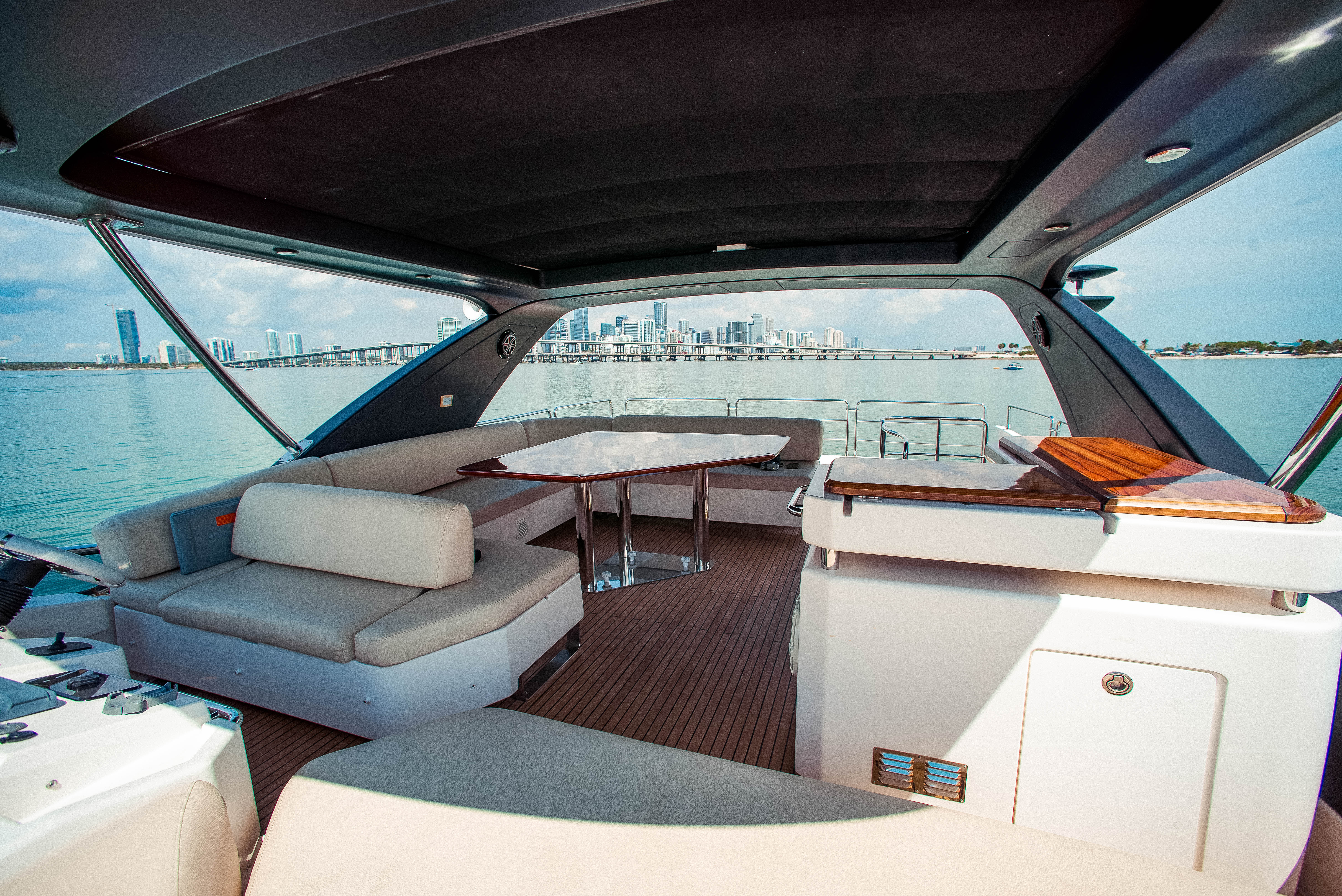 70ft Azimut F (2025R) yacht rental Miami - stern swim platform with water access for snorkeling