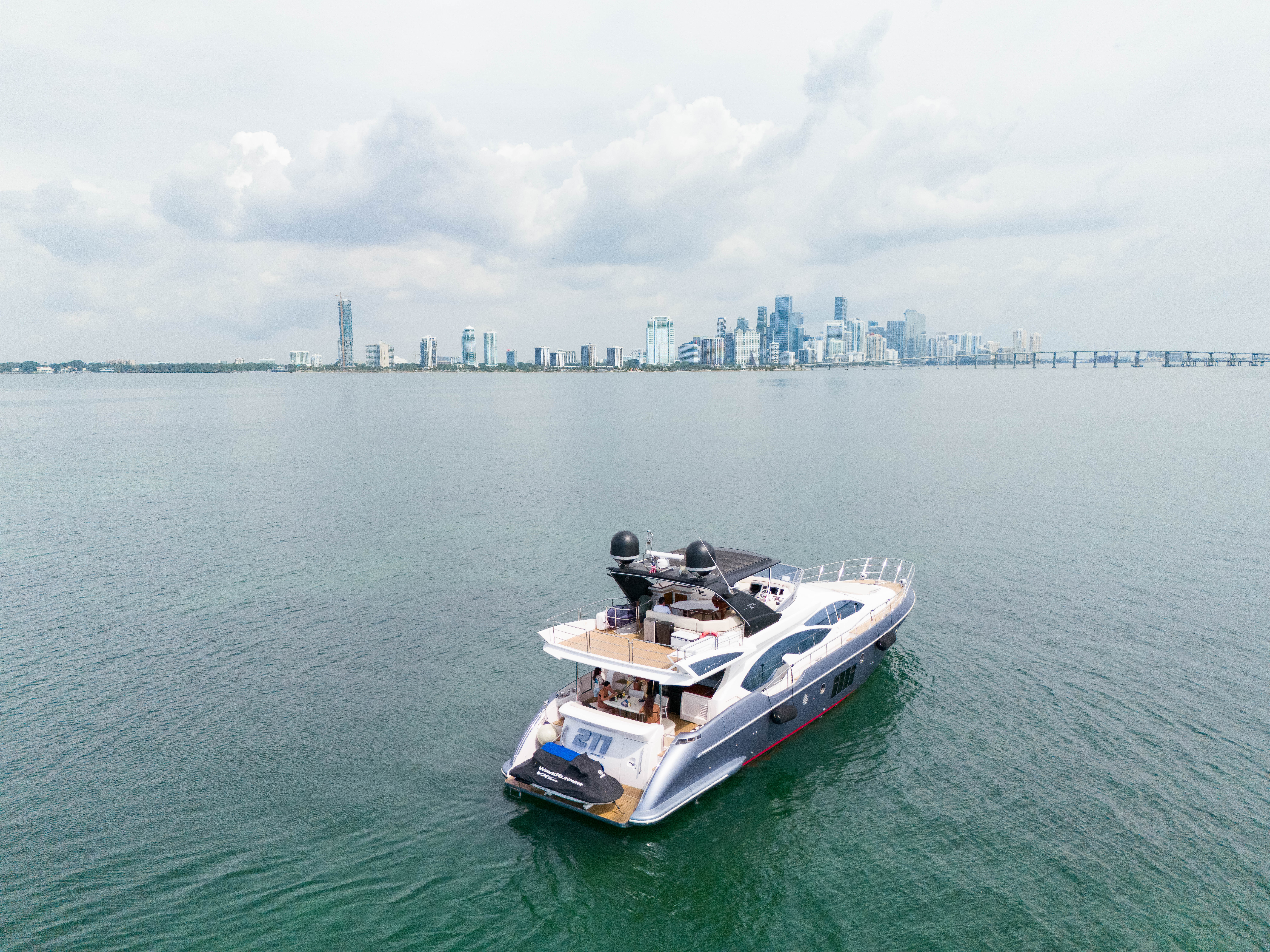 70ft Azimut F (2025R) yacht rental Miami - stern swim platform with water access for snorkeling