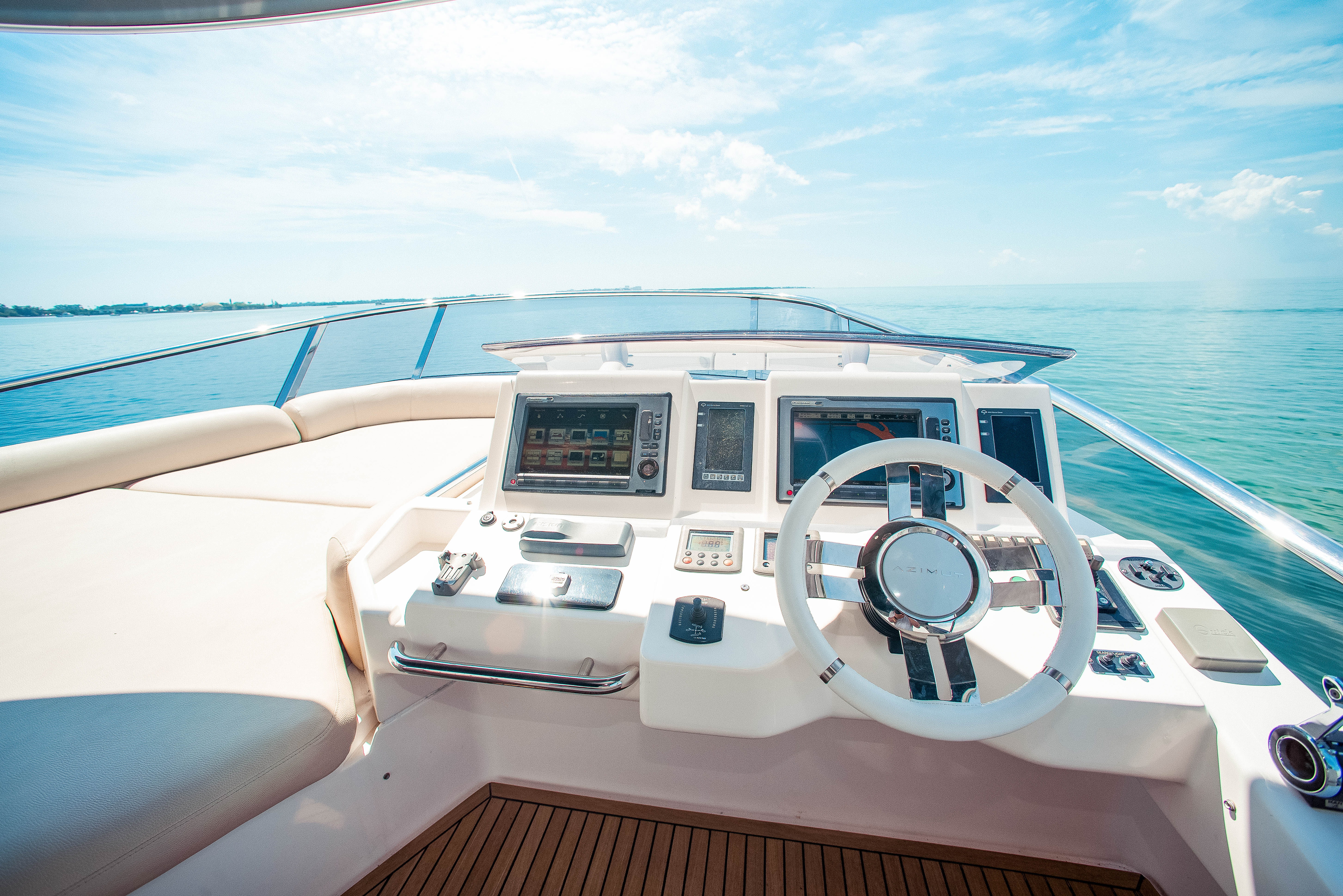 70ft Azimut F (2025R) yacht rental Miami - bow seating area perfect for sunbathing and relaxation