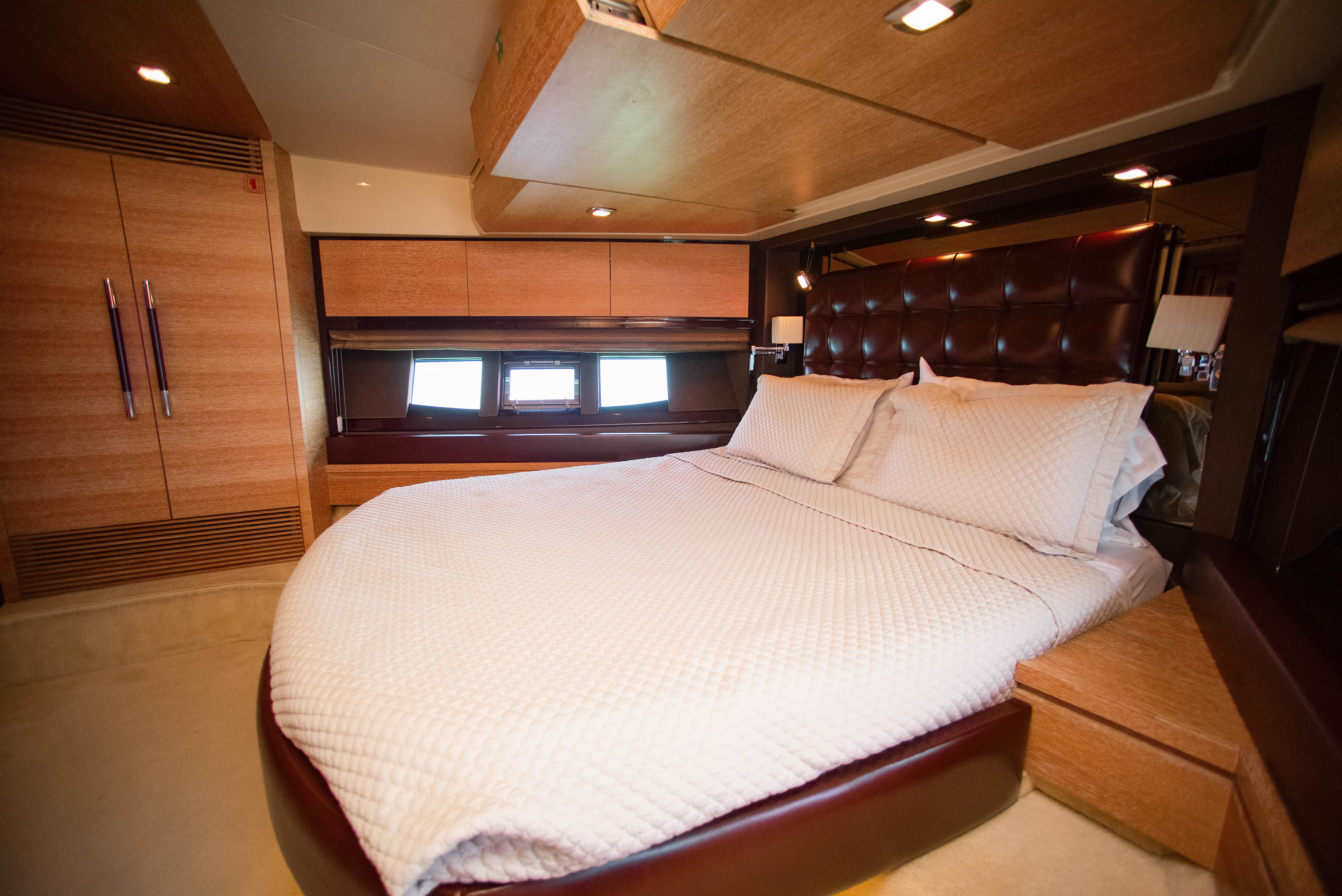 70ft Azimut F (2025R) yacht rental Miami - galley kitchen for catered yacht events