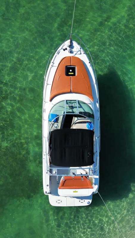 35ft Searay yacht rental Miami - premium amenities and entertainment system
