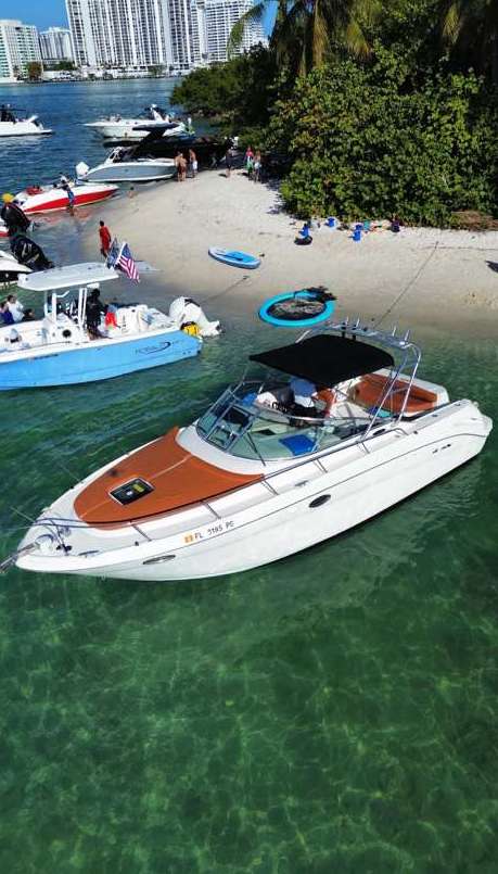 35ft Searay luxury yacht charter Miami - exterior view perfect for parties and celebrations