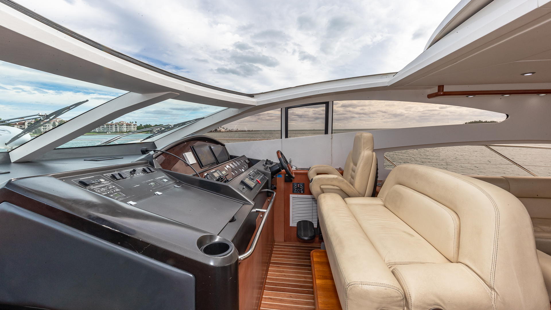 75ft Sunseeker Aquah yacht rental Miami - bow seating area perfect for sunbathing and relaxation