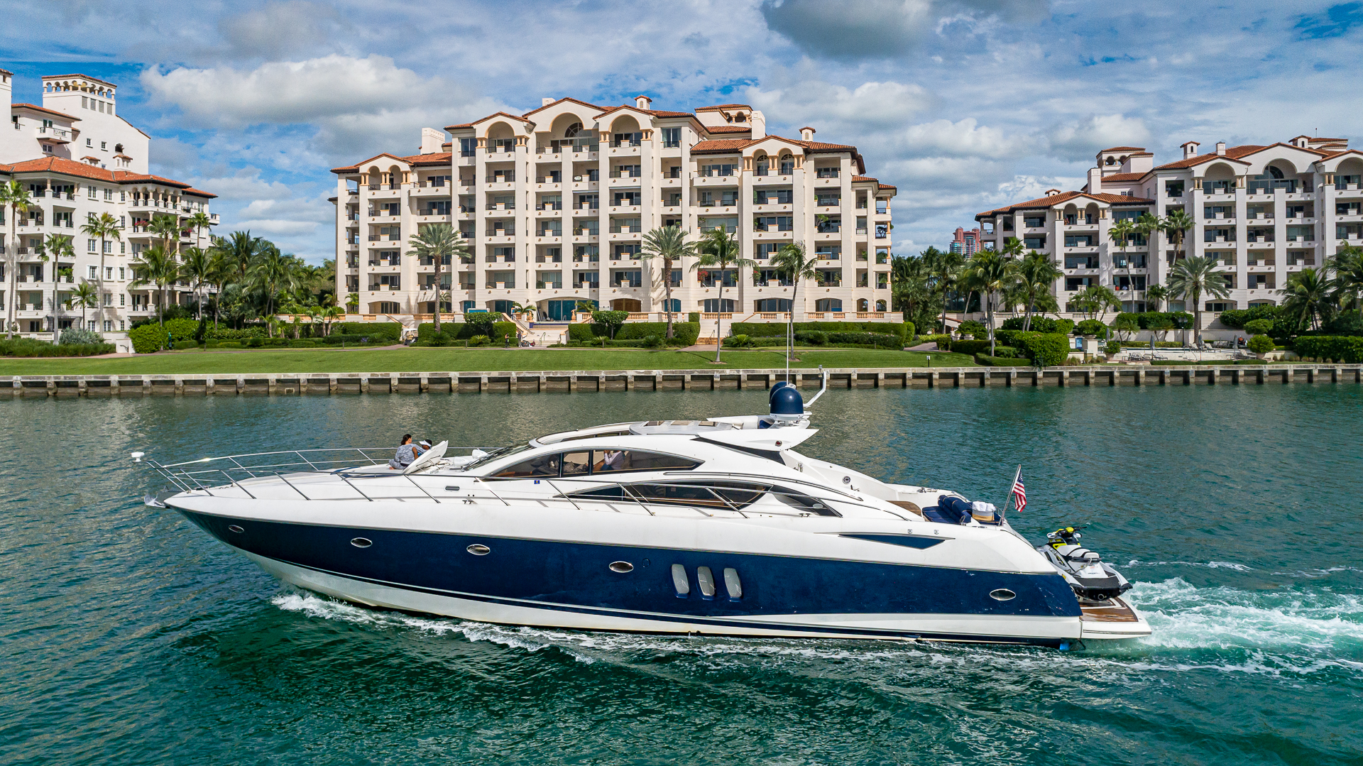 75ft Sunseeker Aquah yacht rental Miami - comfortable lounge area for group celebrations