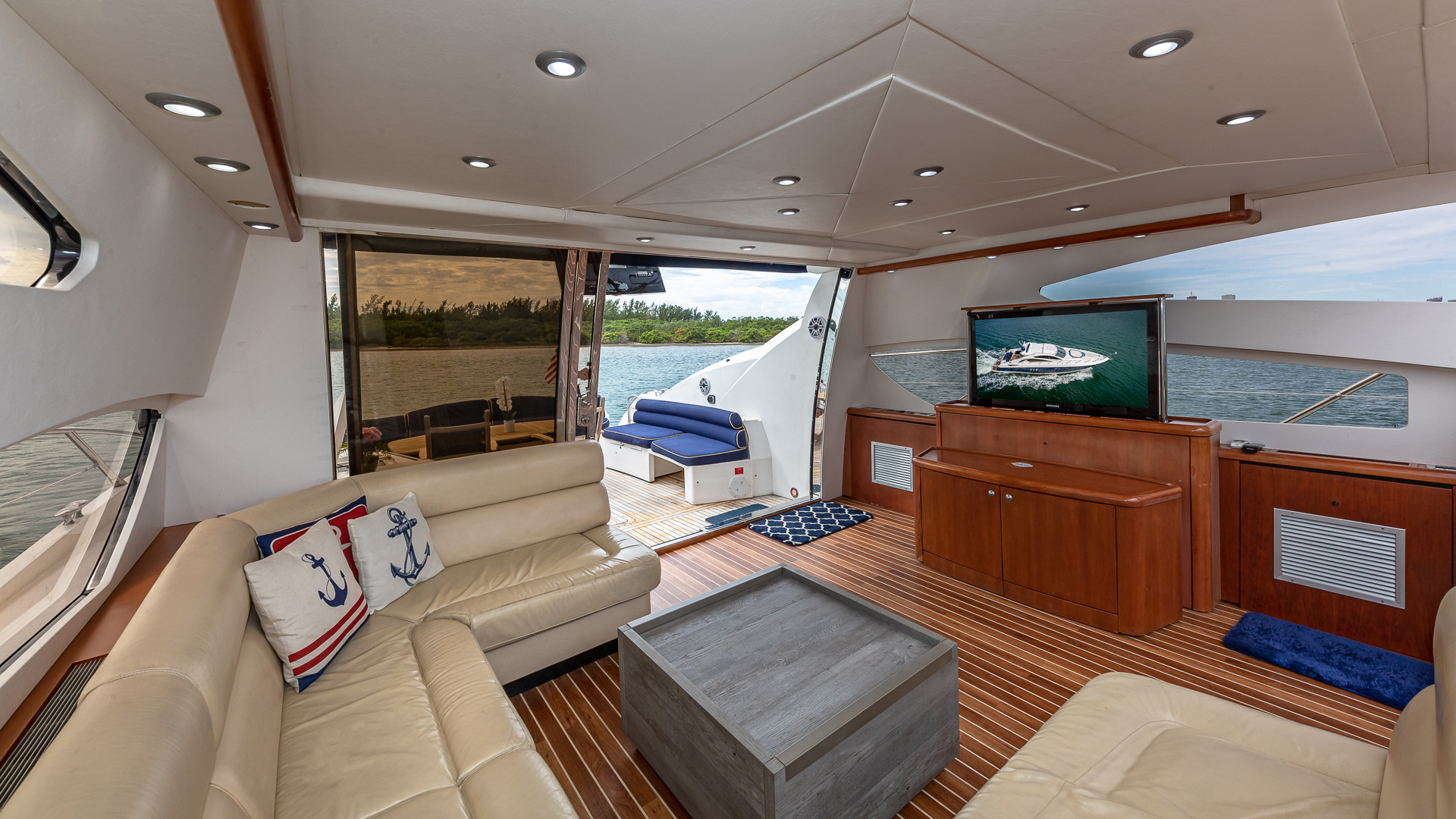 75ft Sunseeker Aquah yacht rental Miami - water toys and recreational equipment