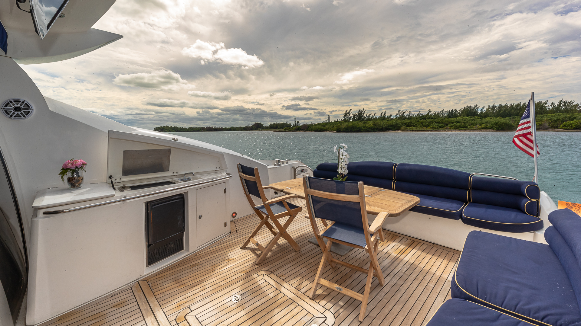 75ft Sunseeker Aquah yacht rental Miami - comfortable lounge area for group celebrations