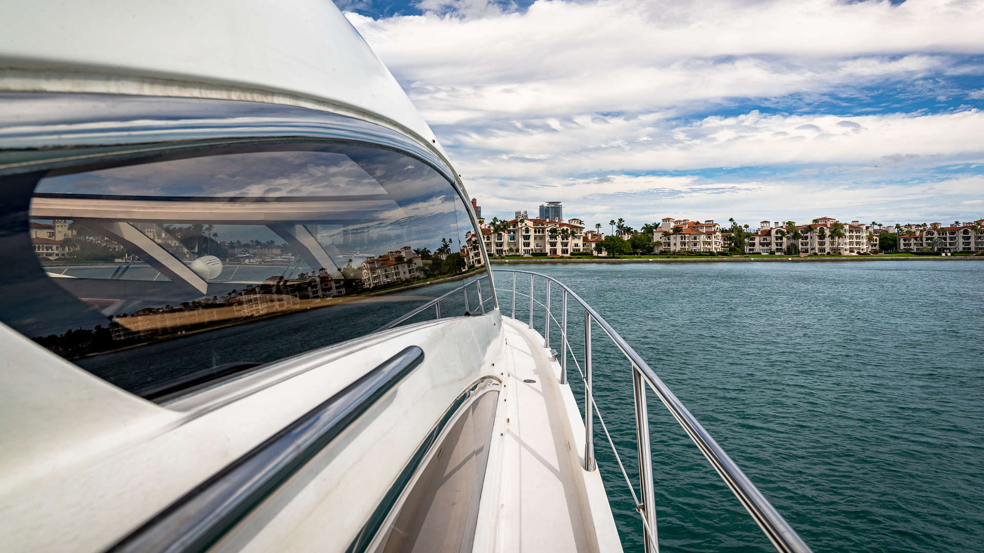 75ft Sunseeker Aquah yacht rental Miami - elegant interior salon for corporate events and private gatherings