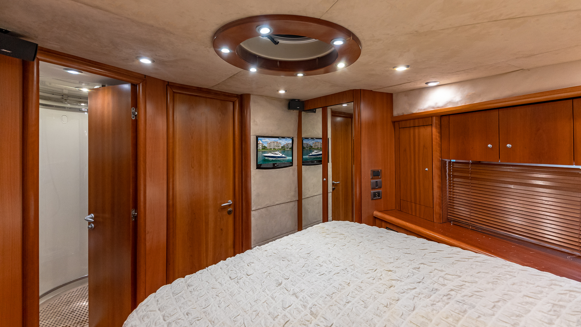 75ft Sunseeker Aquah yacht rental Miami - flybridge with panoramic views of Miami skyline