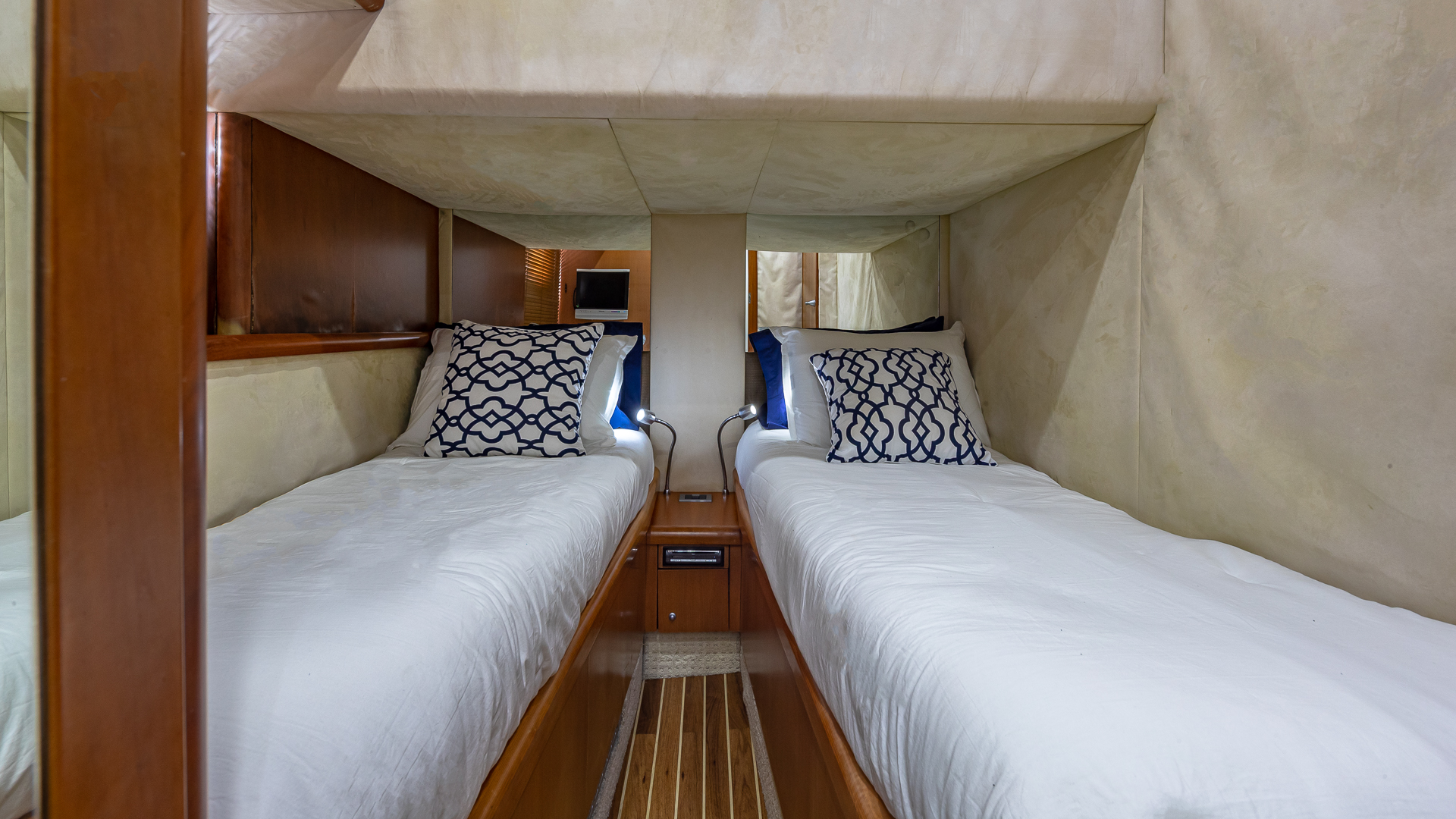 75ft Sunseeker Aquah yacht rental Miami - comfortable lounge area for group celebrations