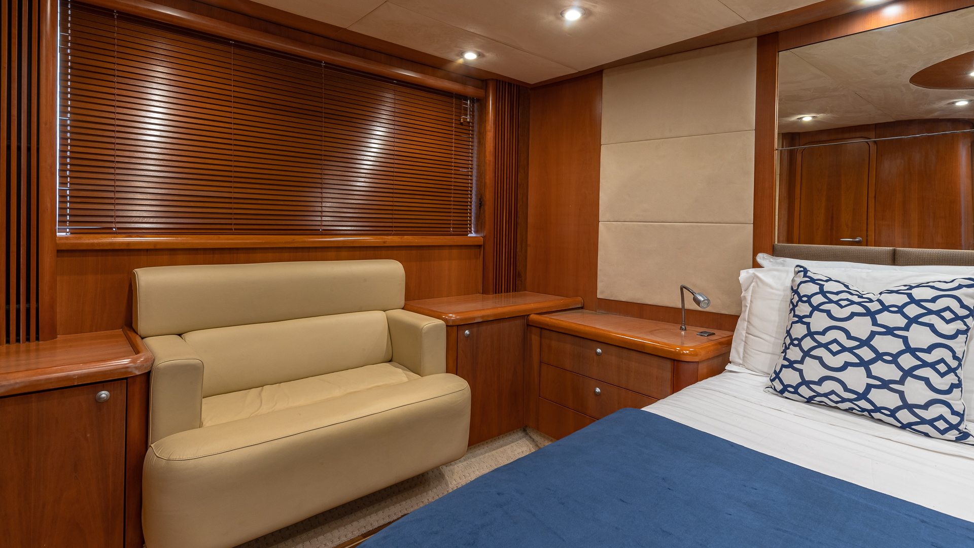 75ft Sunseeker Aquah yacht rental Miami - premium amenities and entertainment system
