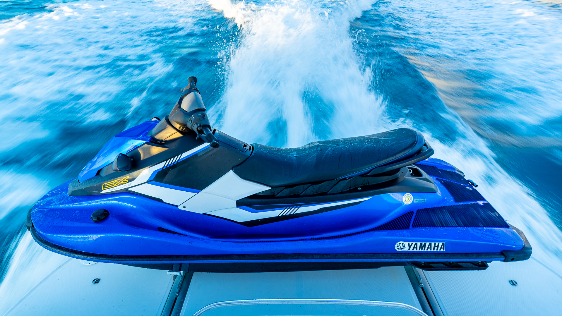55ft Sea Ray J yacht rental Miami - stern swim platform with water access for snorkeling