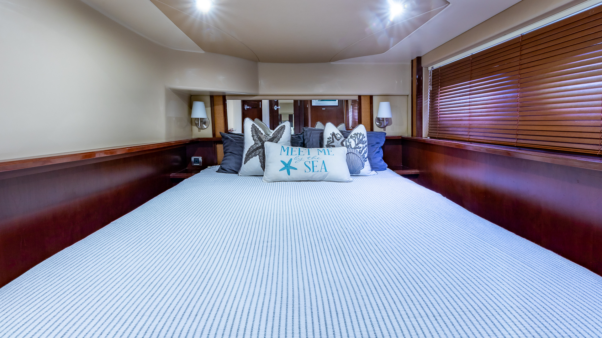 55ft Sea Ray J yacht rental Miami - flybridge with panoramic views of Miami skyline
