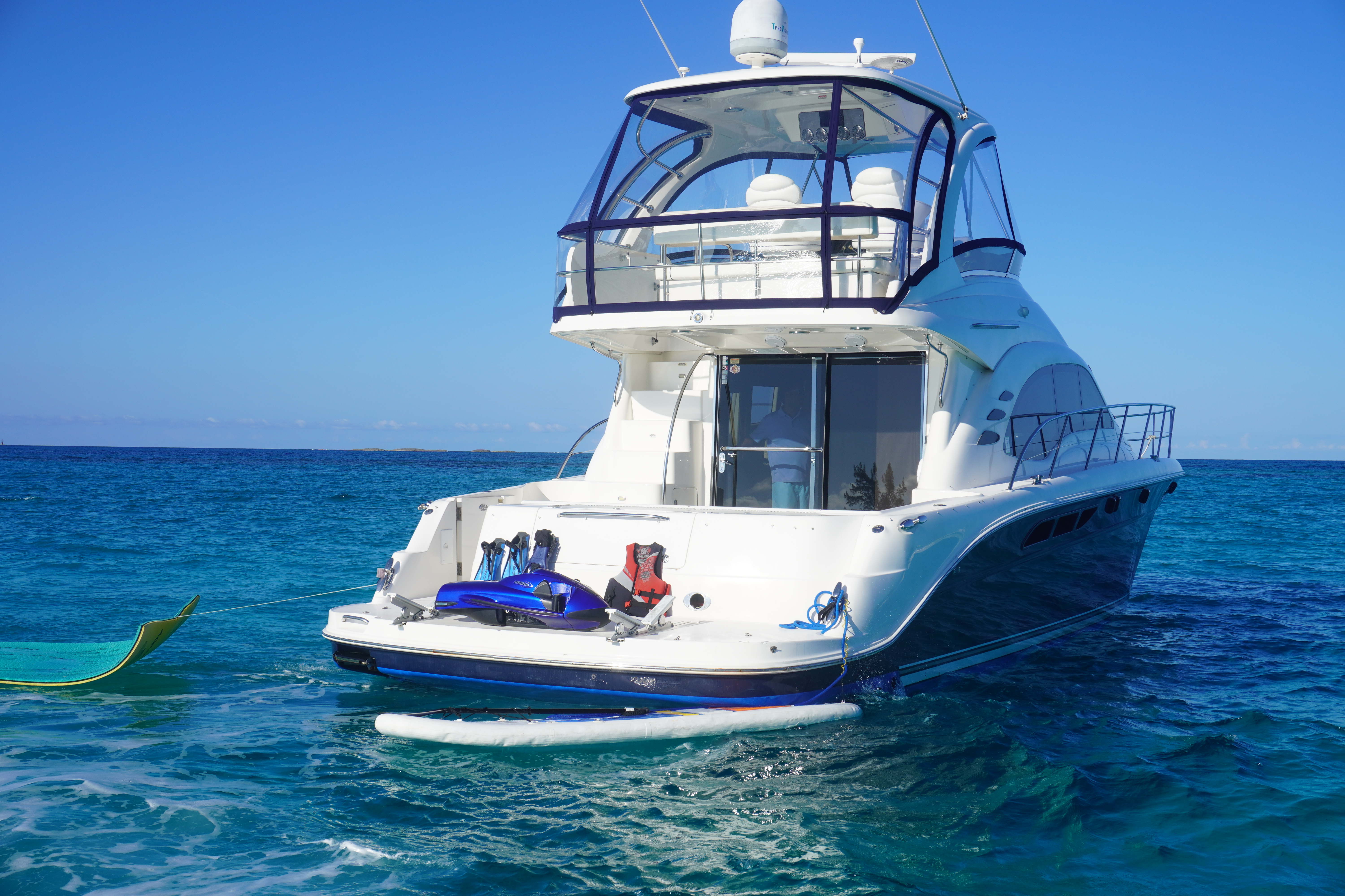 55ft Sea Ray J yacht rental Miami - bow seating area perfect for sunbathing and relaxation