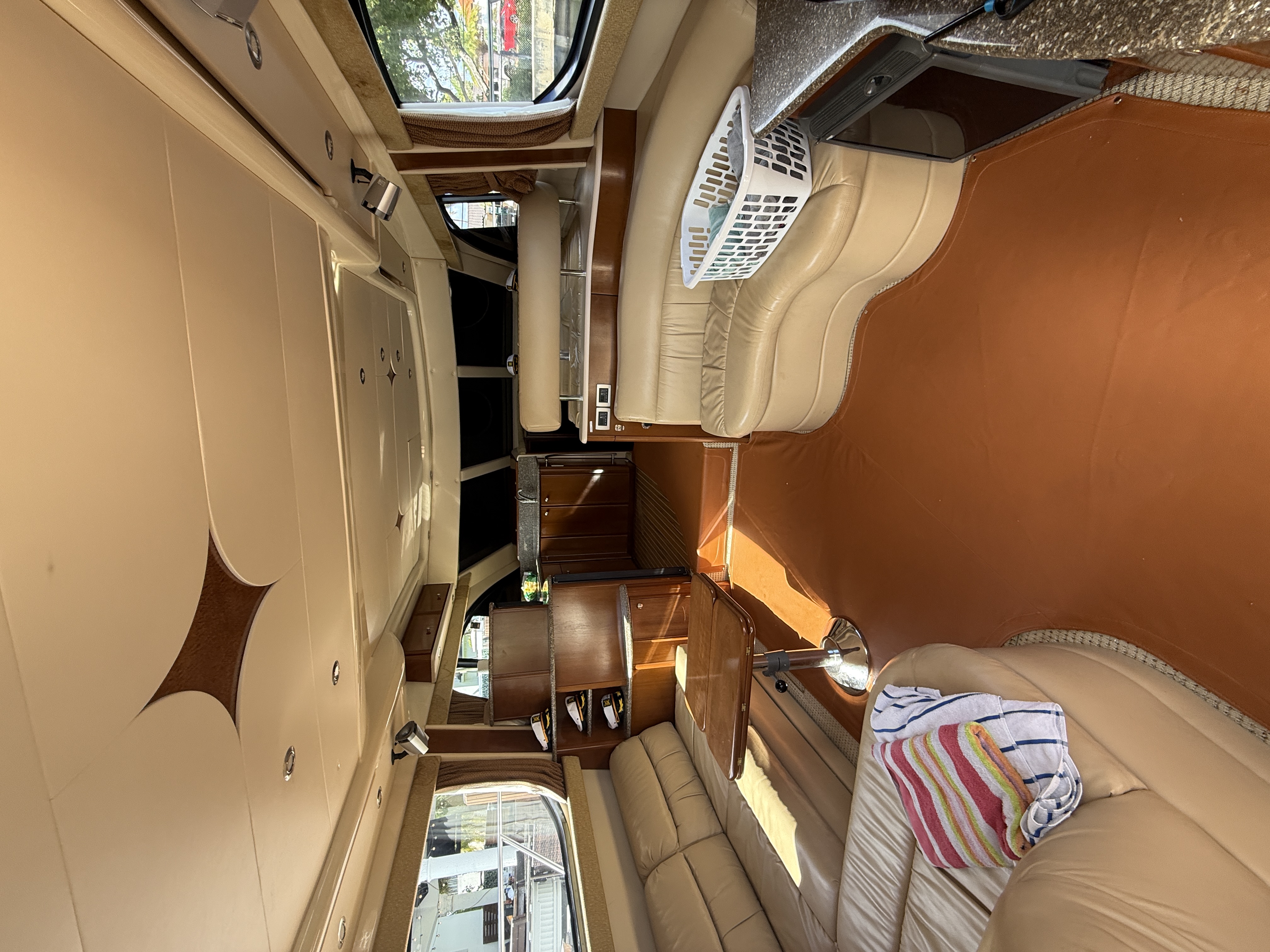 50ft Meridian O yacht rental Miami - navigation bridge and helm station