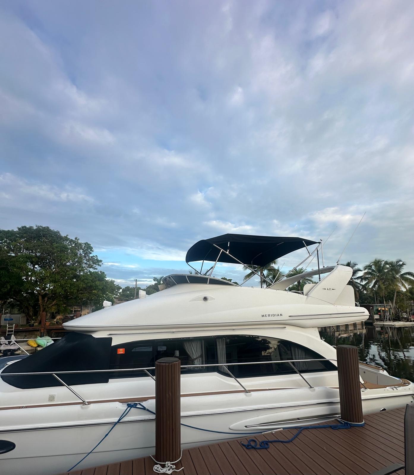 50ft Meridian O yacht rental Miami - comfortable lounge area for group celebrations