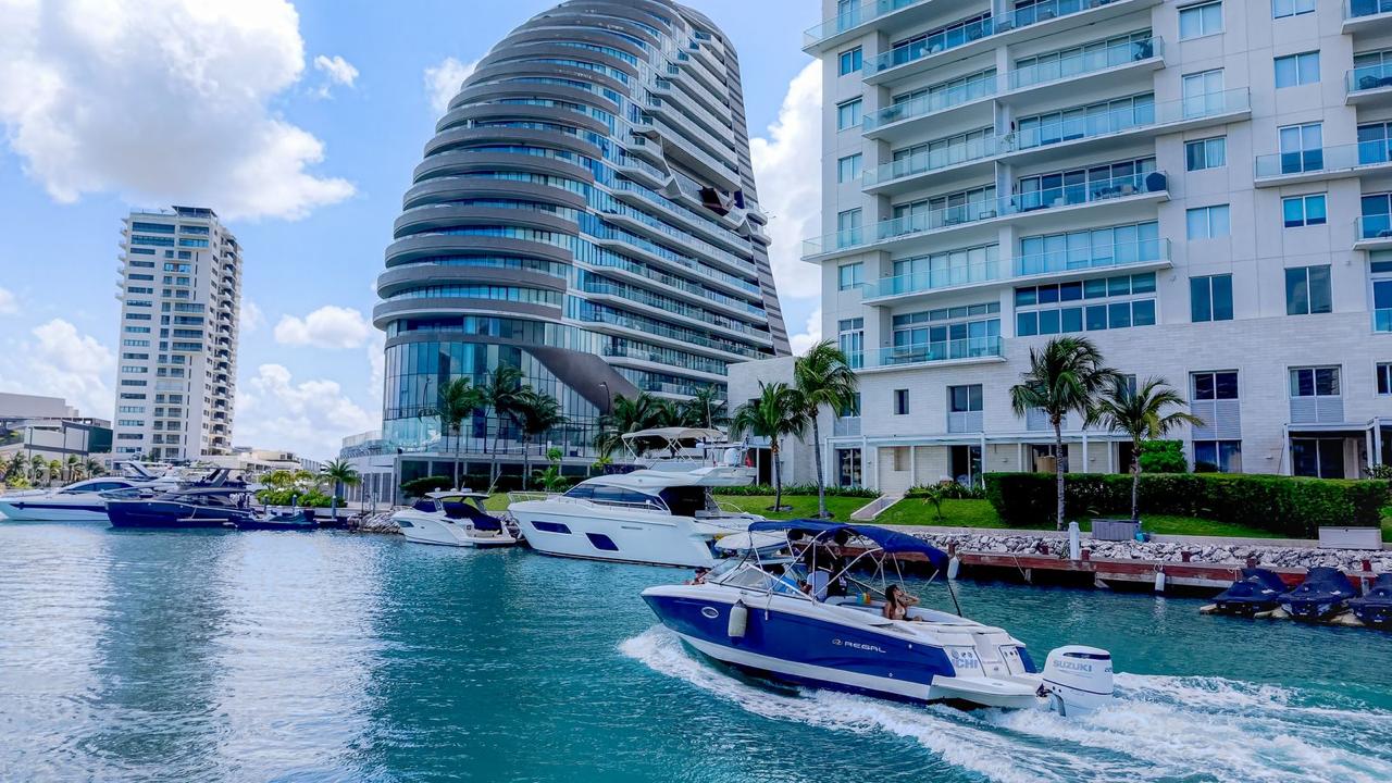 27ft Regal yacht rental Miami - elegant interior salon for corporate events and private gatherings