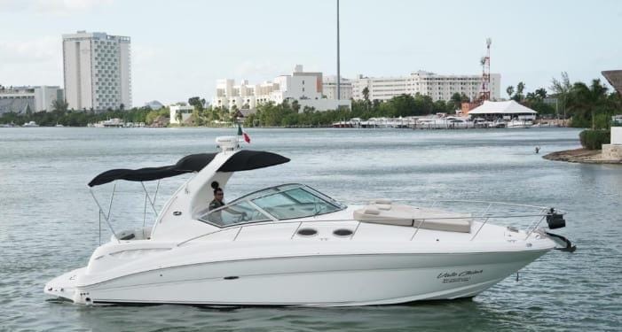 32ft Sea Ray yacht rental Miami - comfortable lounge area for group celebrations