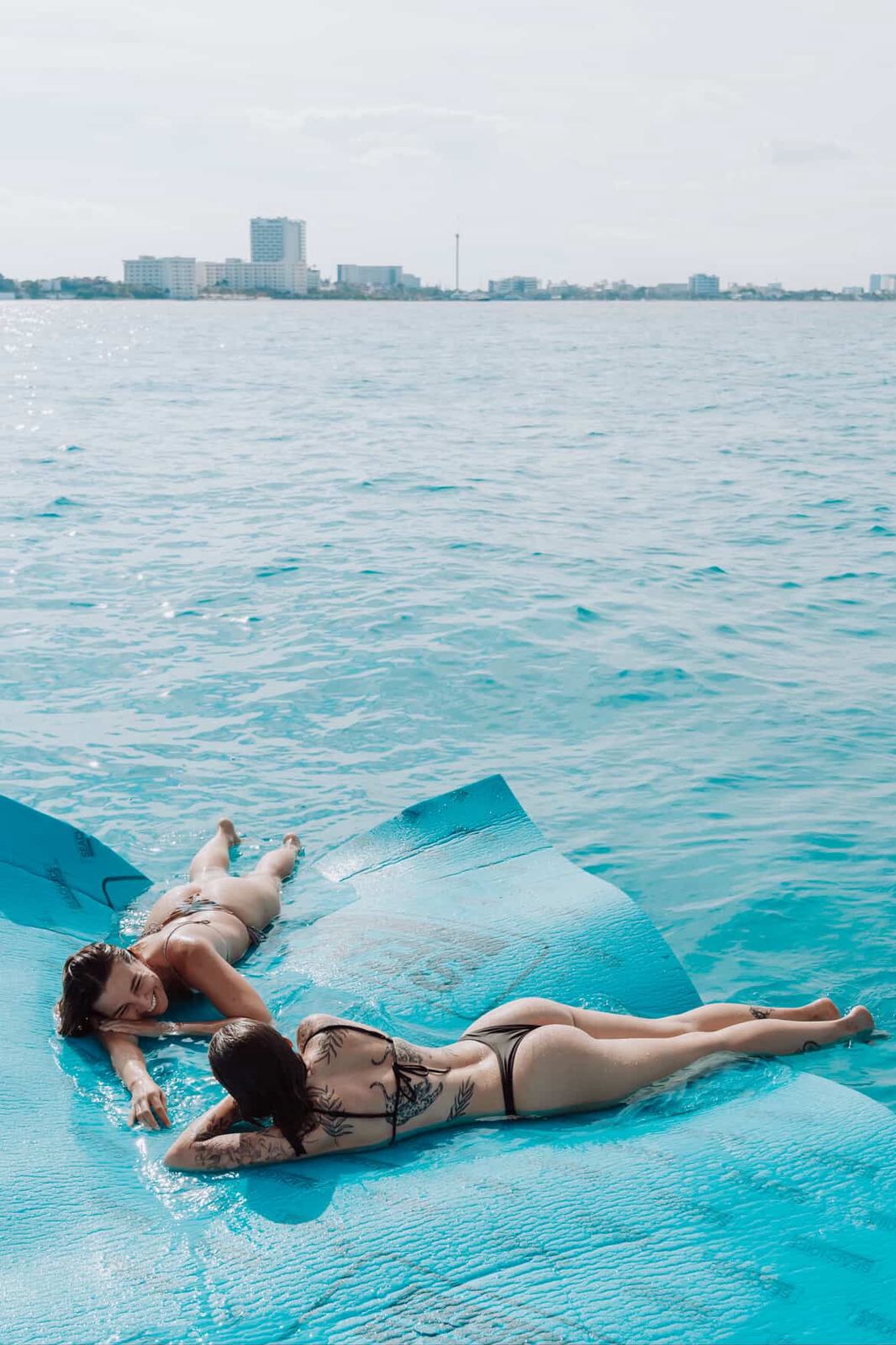 44ft Sea Ray yacht rental Miami - flybridge with panoramic views of Miami skyline