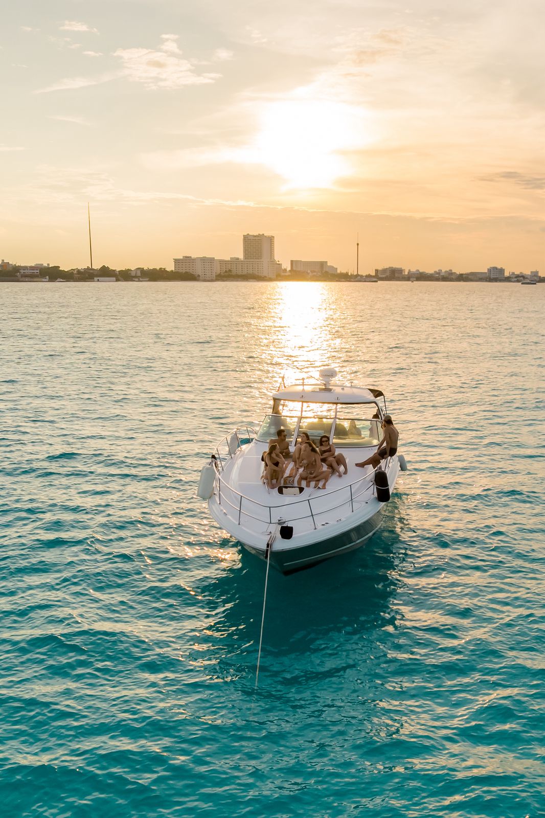 44ft Sea Ray yacht rental Miami - stern swim platform with water access for snorkeling