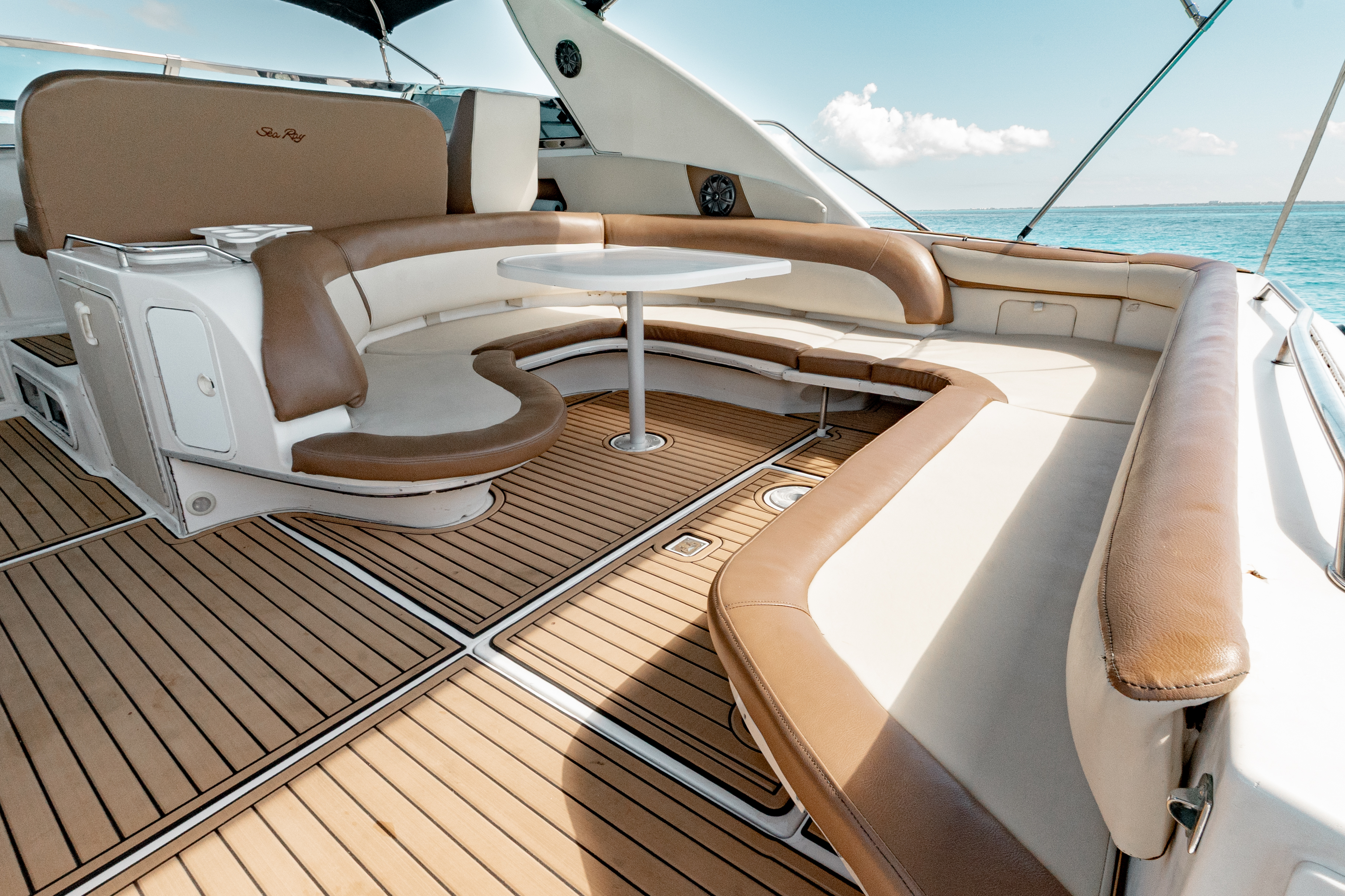 45ft Sea Ray yacht rental Miami - premium amenities and entertainment system
