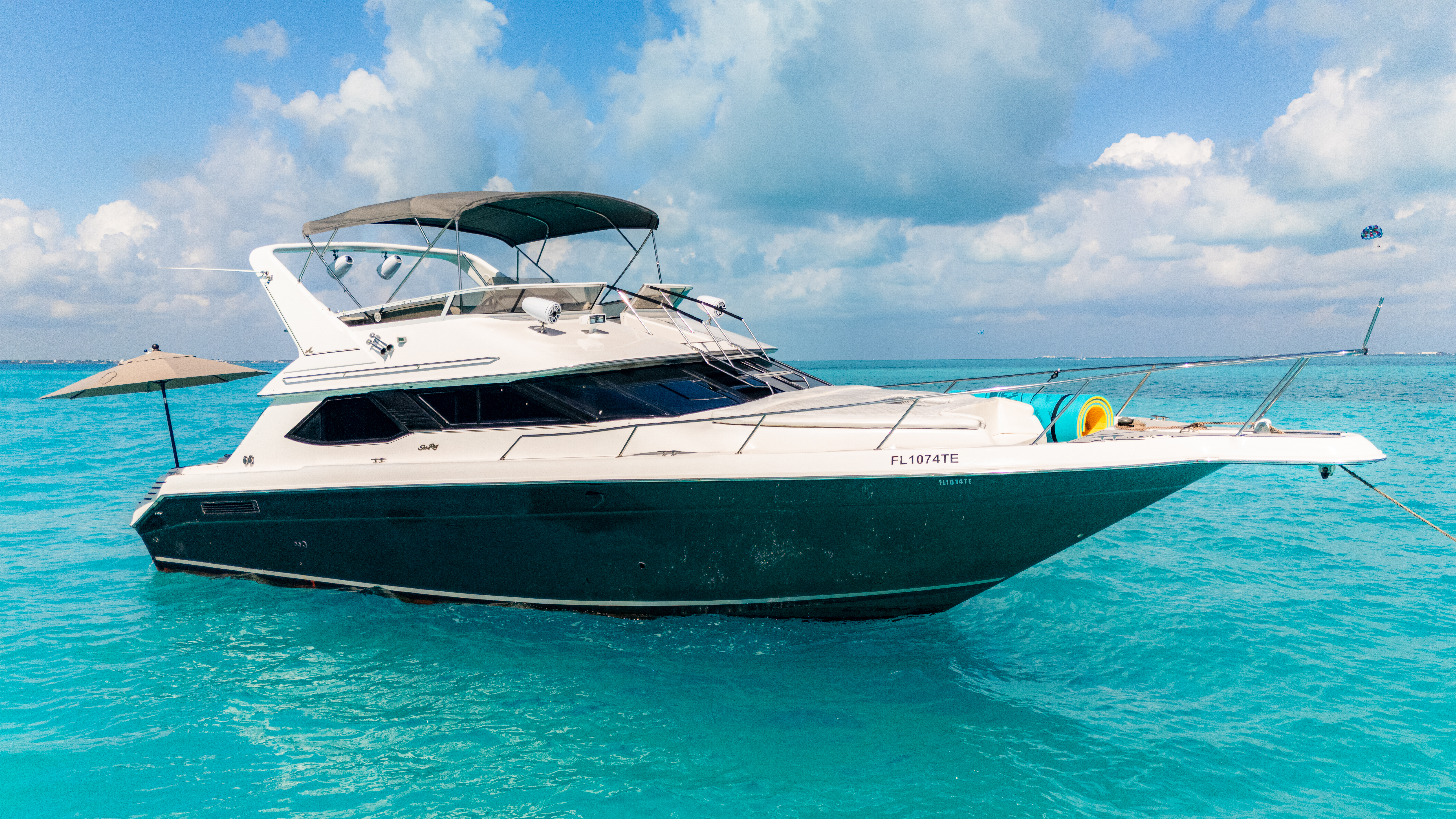 50ft Sea Ray yacht rental Miami - comfortable lounge area for group celebrations