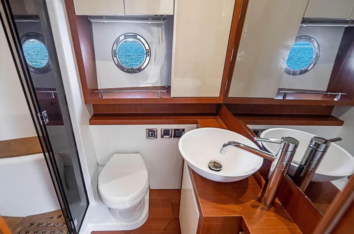 53ft Beneteau yacht rental Miami - premium amenities and entertainment system