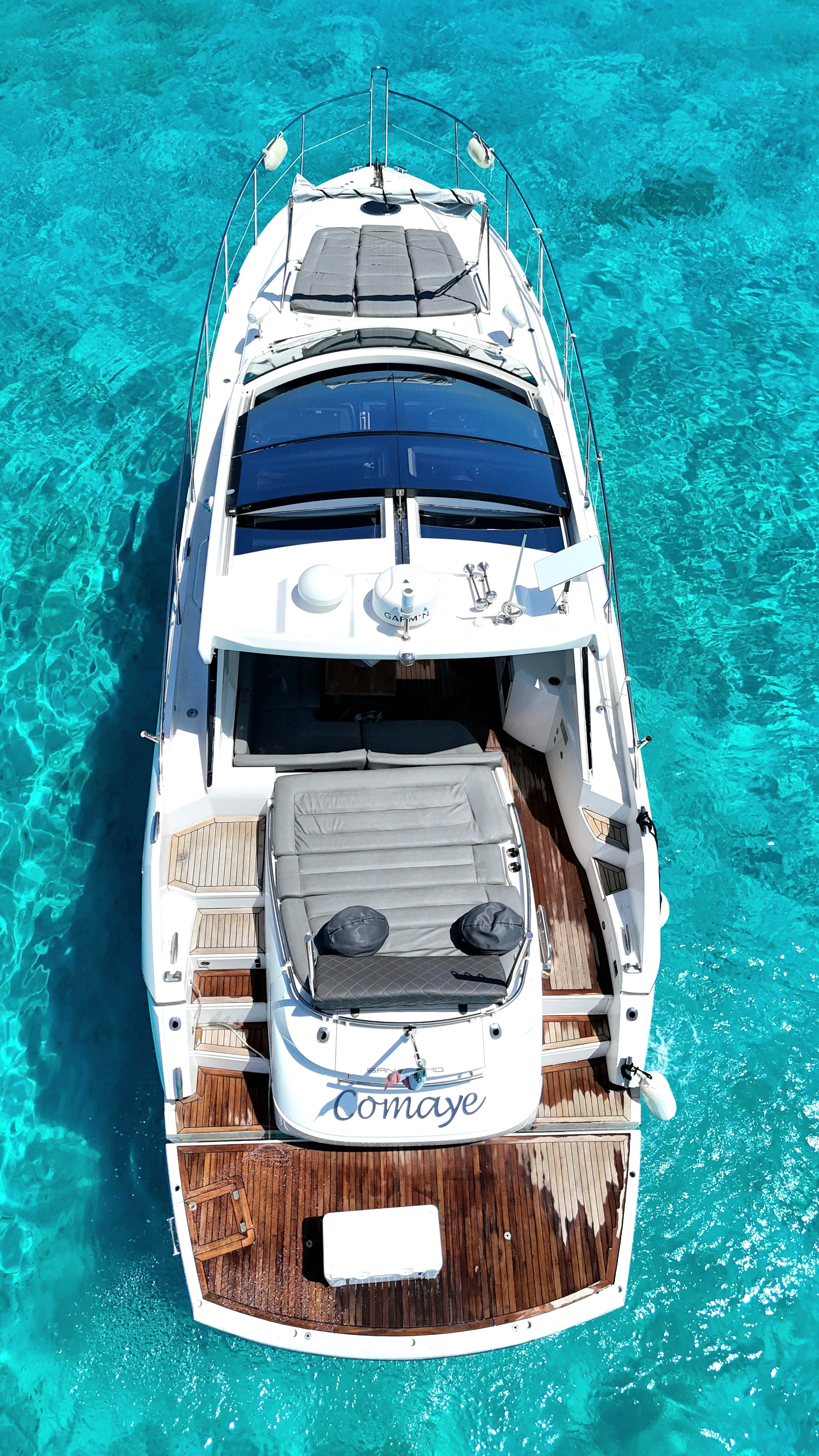 54ft Sunseeker San Remo yacht rental Miami - comfortable lounge area for group celebrations