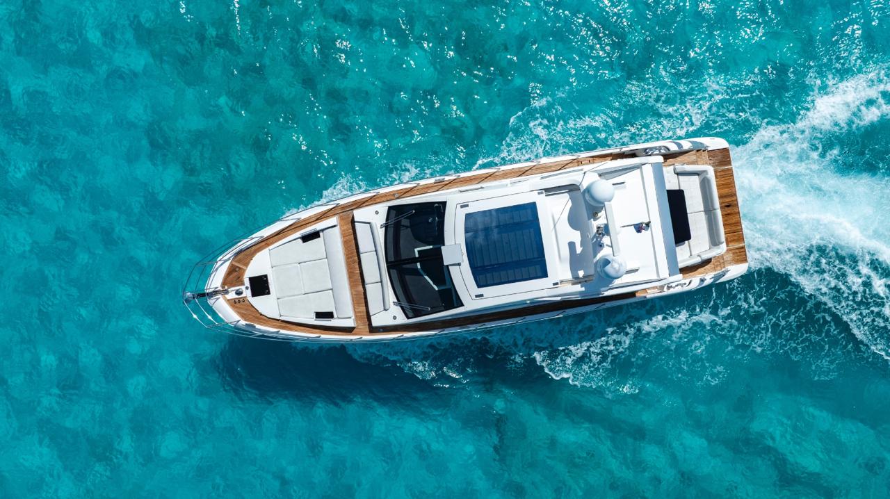 55ft Azimut yacht rental Miami - bow seating area perfect for sunbathing and relaxation
