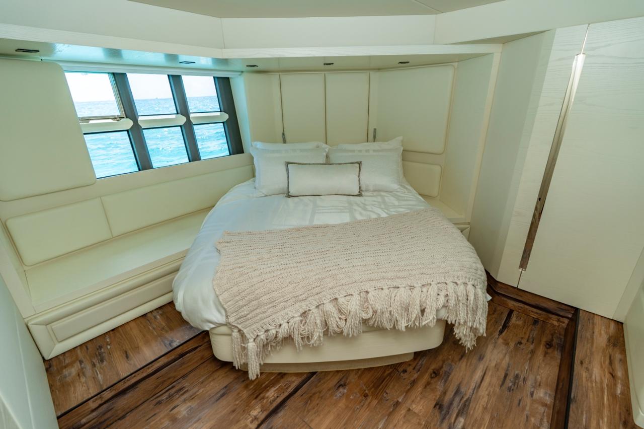 55ft Azimut yacht rental Miami - galley kitchen for catered yacht events