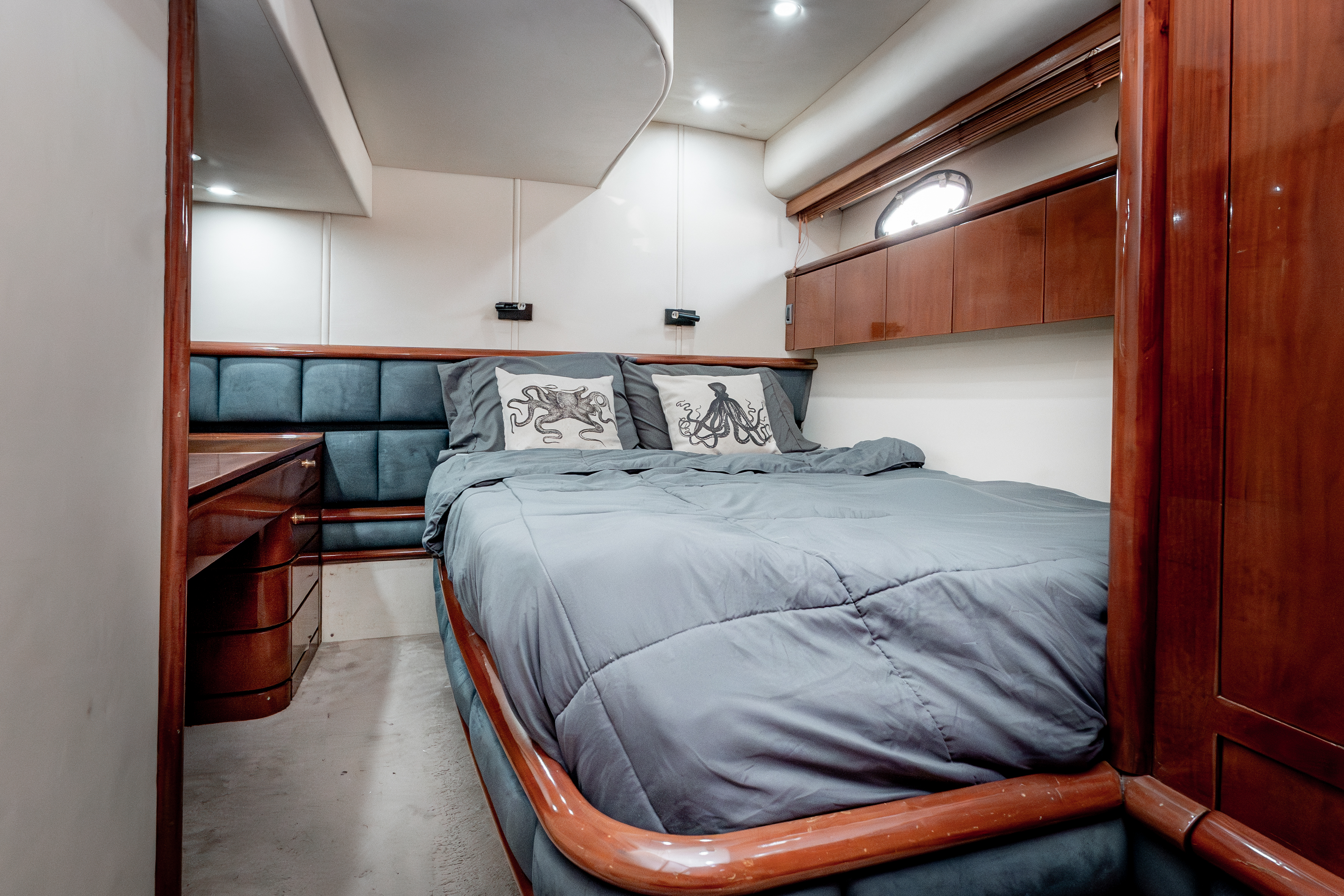 65ft Fairline Squadron yacht rental Miami - galley kitchen for catered yacht events
