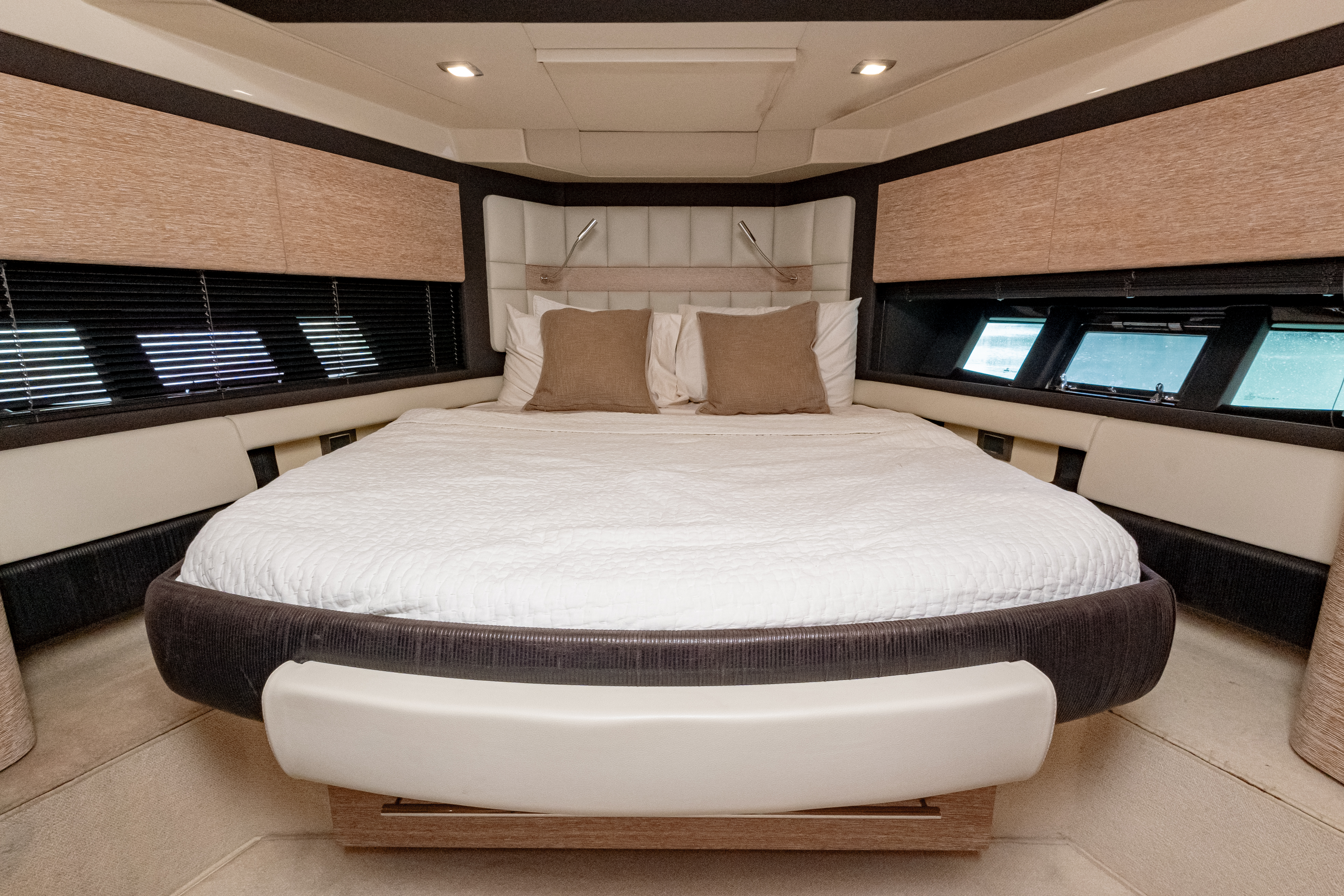 65ft Azimut yacht rental Miami - bow seating area perfect for sunbathing and relaxation