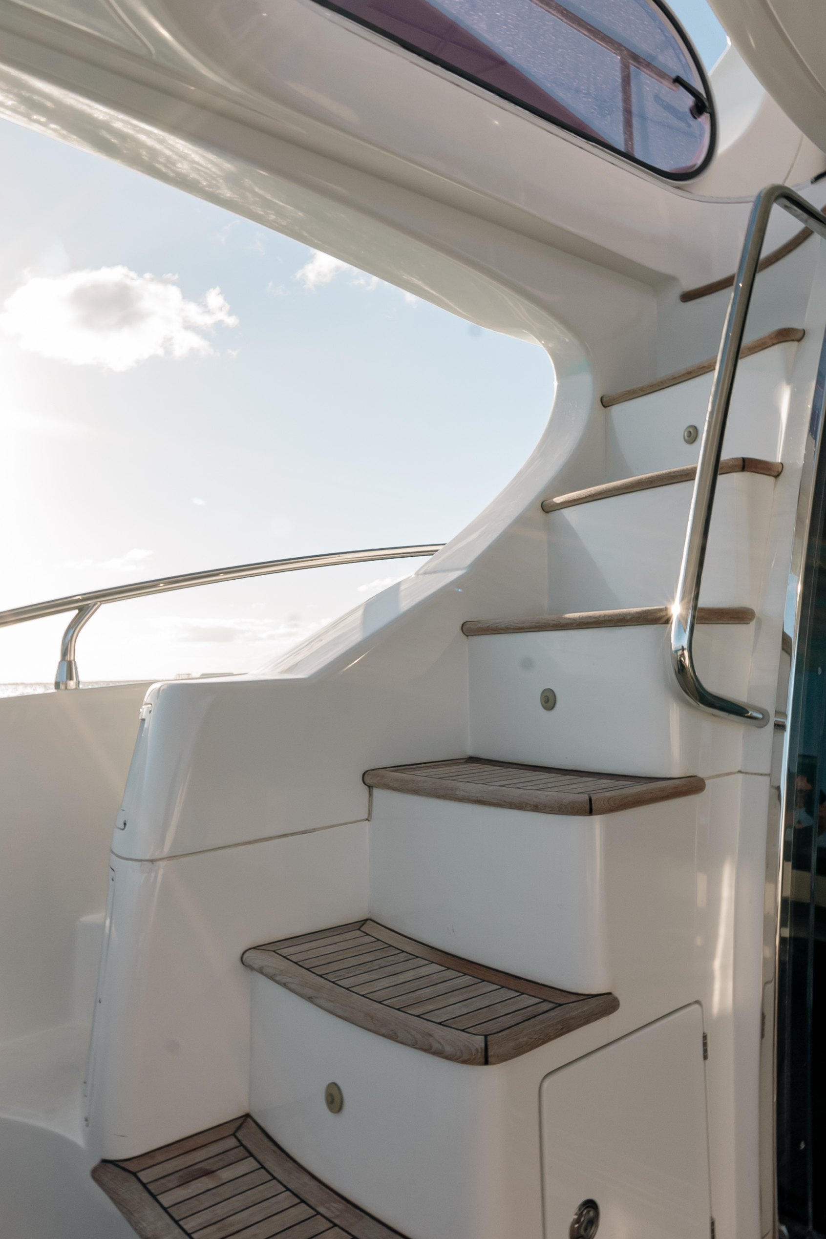 65ft Azimut yacht rental Miami - bow seating area perfect for sunbathing and relaxation
