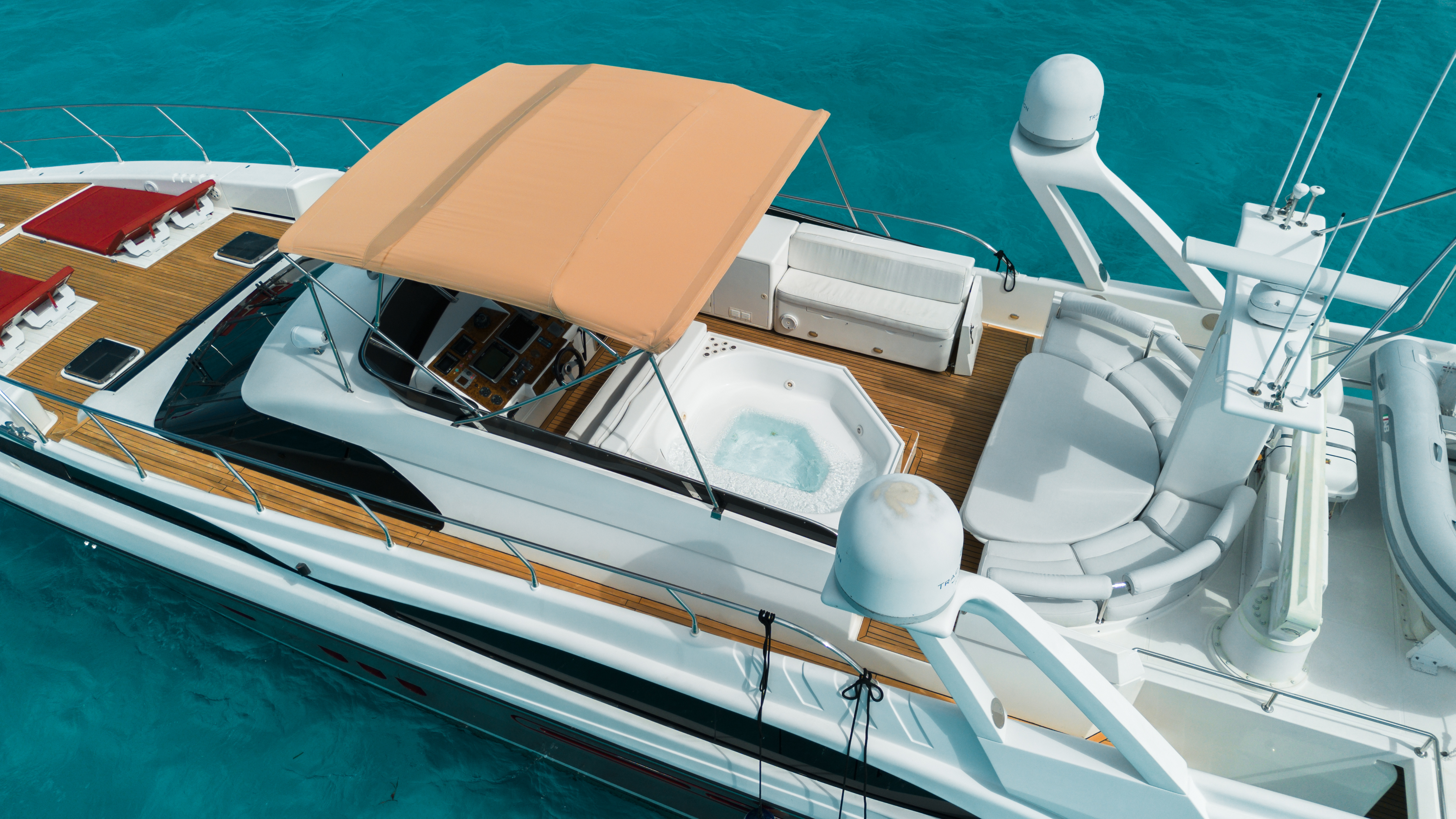 80ft Dynacraft yacht rental Miami - bow seating area perfect for sunbathing and relaxation
