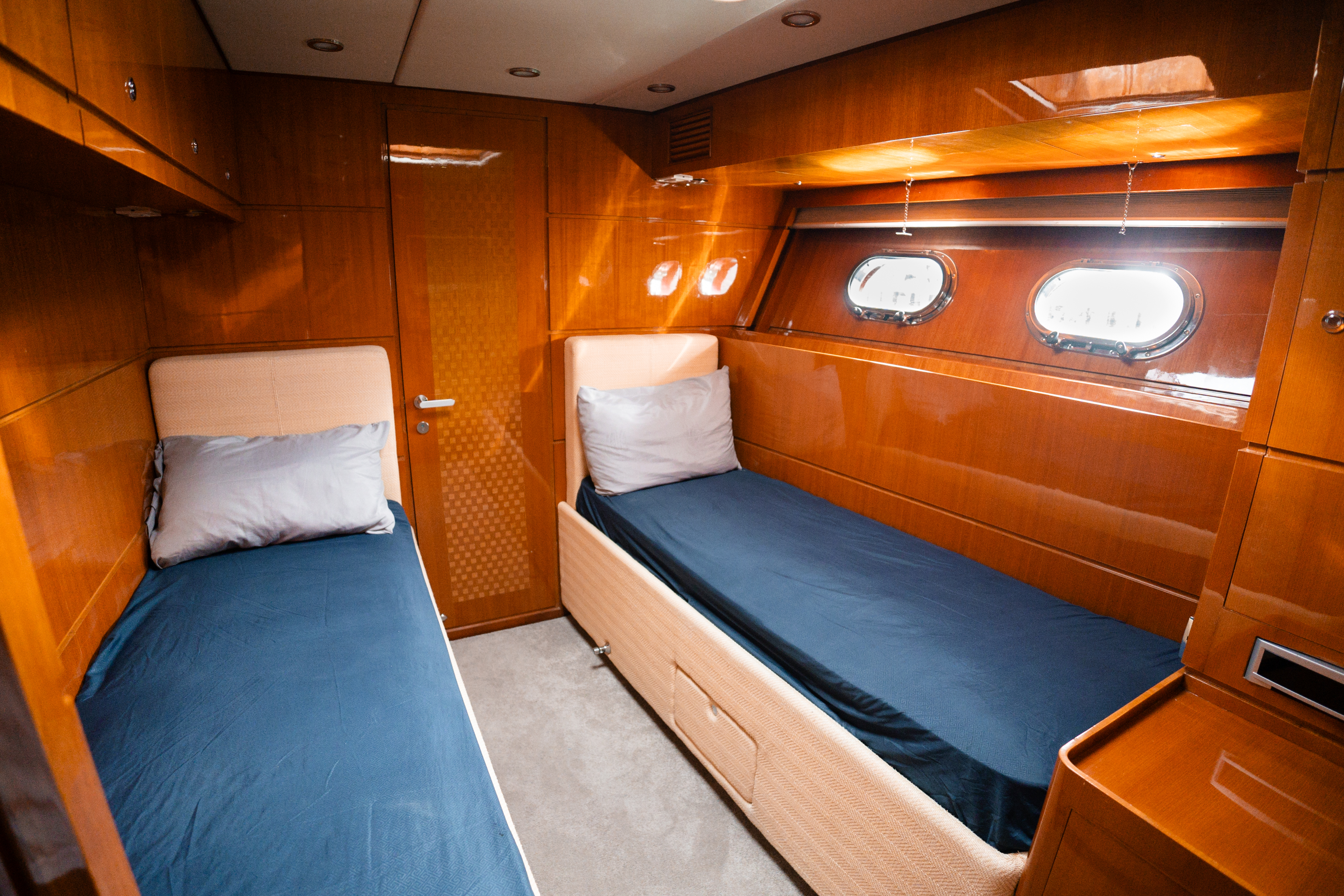 80ft Dynacraft yacht rental Miami - spacious deck area ideal for sunset cruises and bachelorette parties