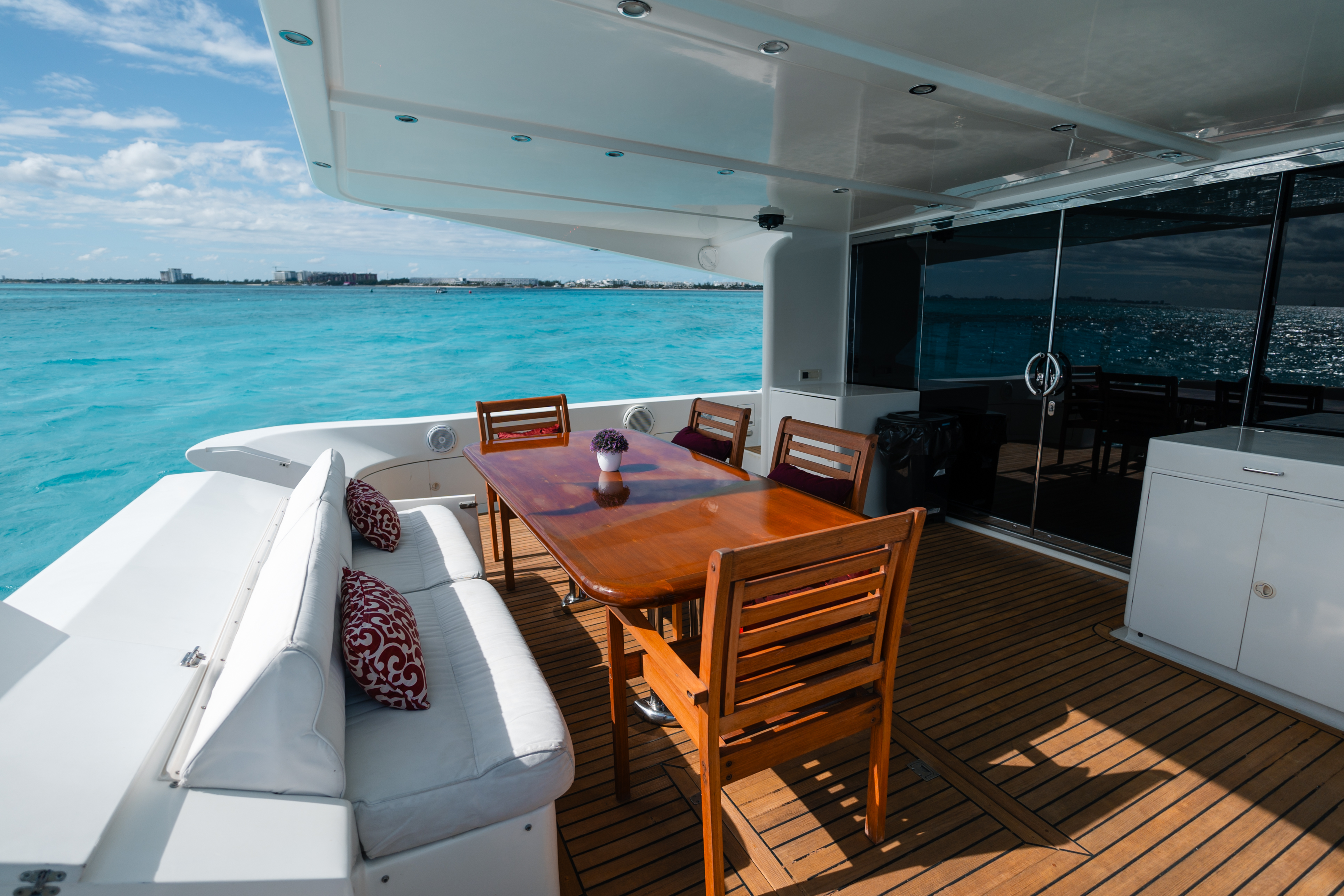 80ft Dynacraft yacht rental Miami - bow seating area perfect for sunbathing and relaxation