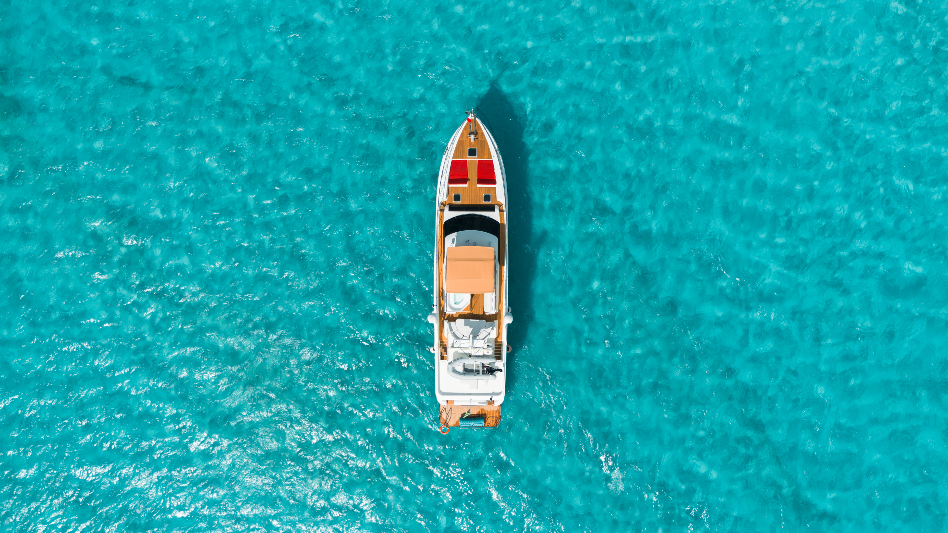 80ft Dynacraft yacht rental Miami - flybridge with panoramic views of Miami skyline