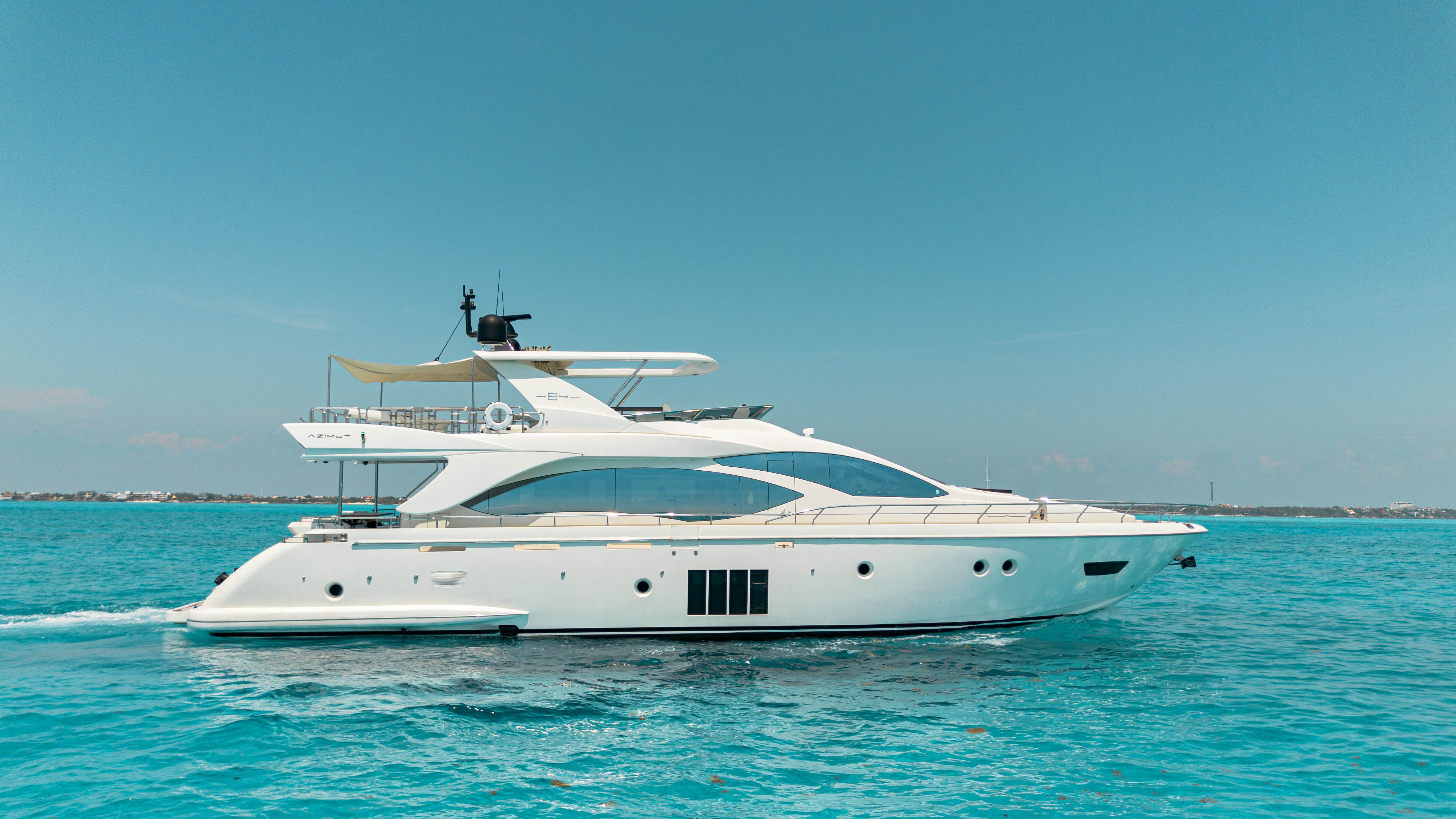 84ft Azimut yacht rental Miami - navigation bridge and helm station