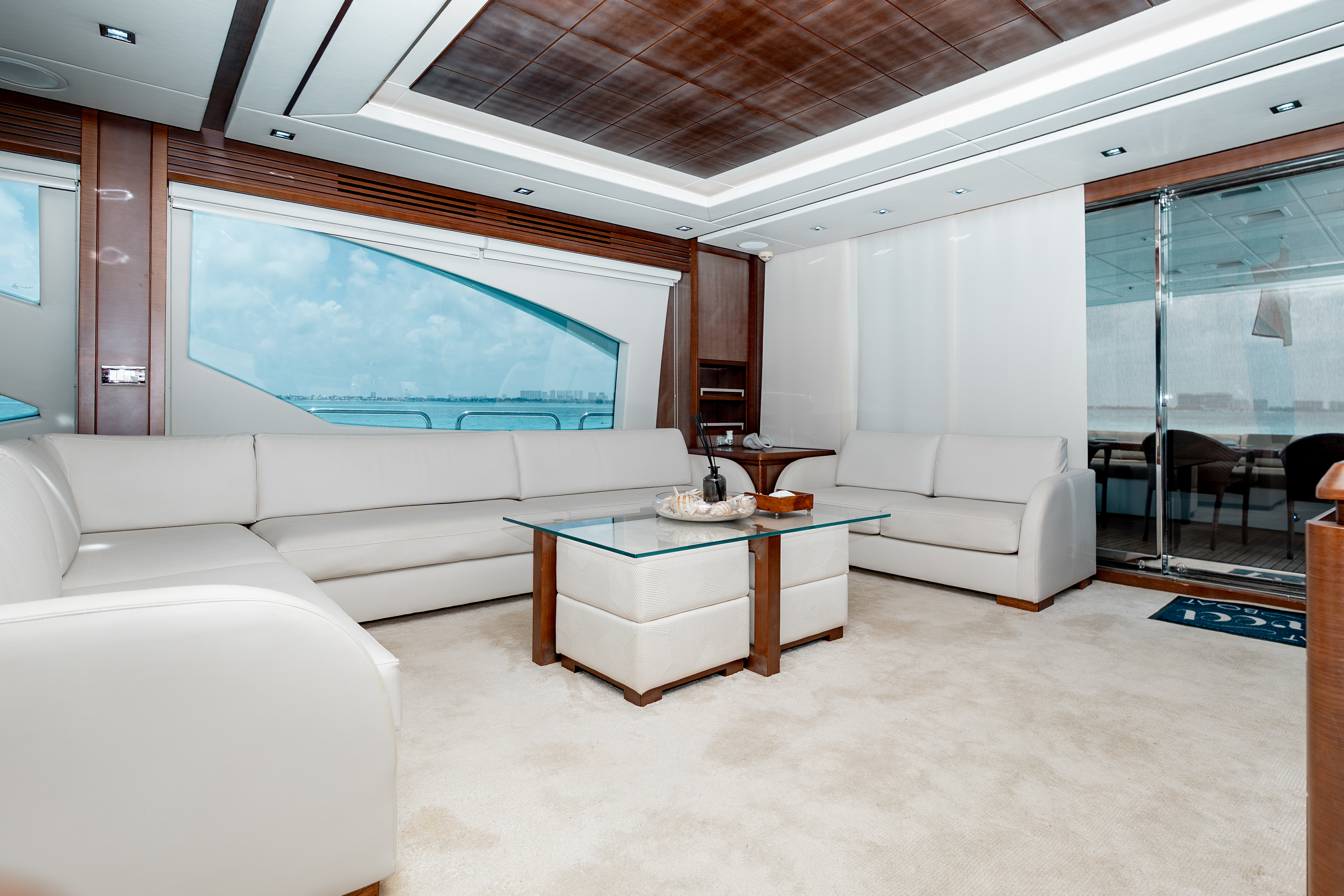 95ft Azimut yacht rental Miami - spacious deck area ideal for sunset cruises and bachelorette parties