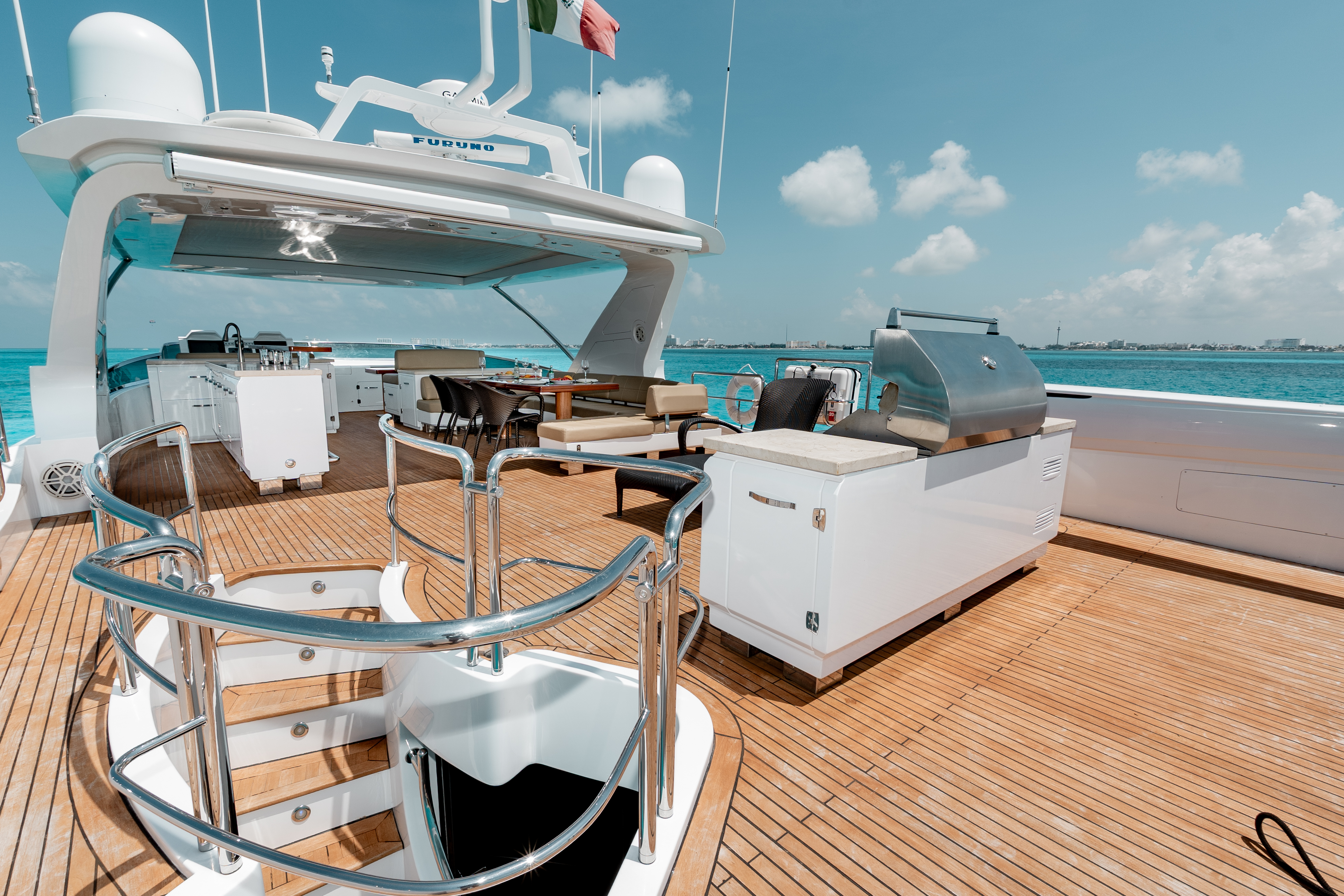 95ft Azimut yacht rental Miami - flybridge with panoramic views of Miami skyline