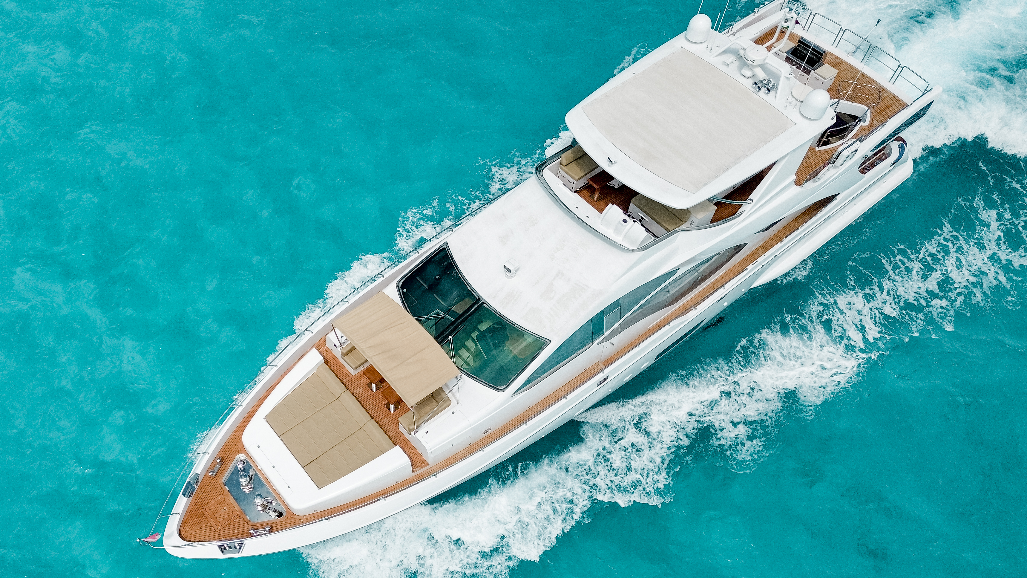 95ft Azimut yacht rental Miami - bow seating area perfect for sunbathing and relaxation