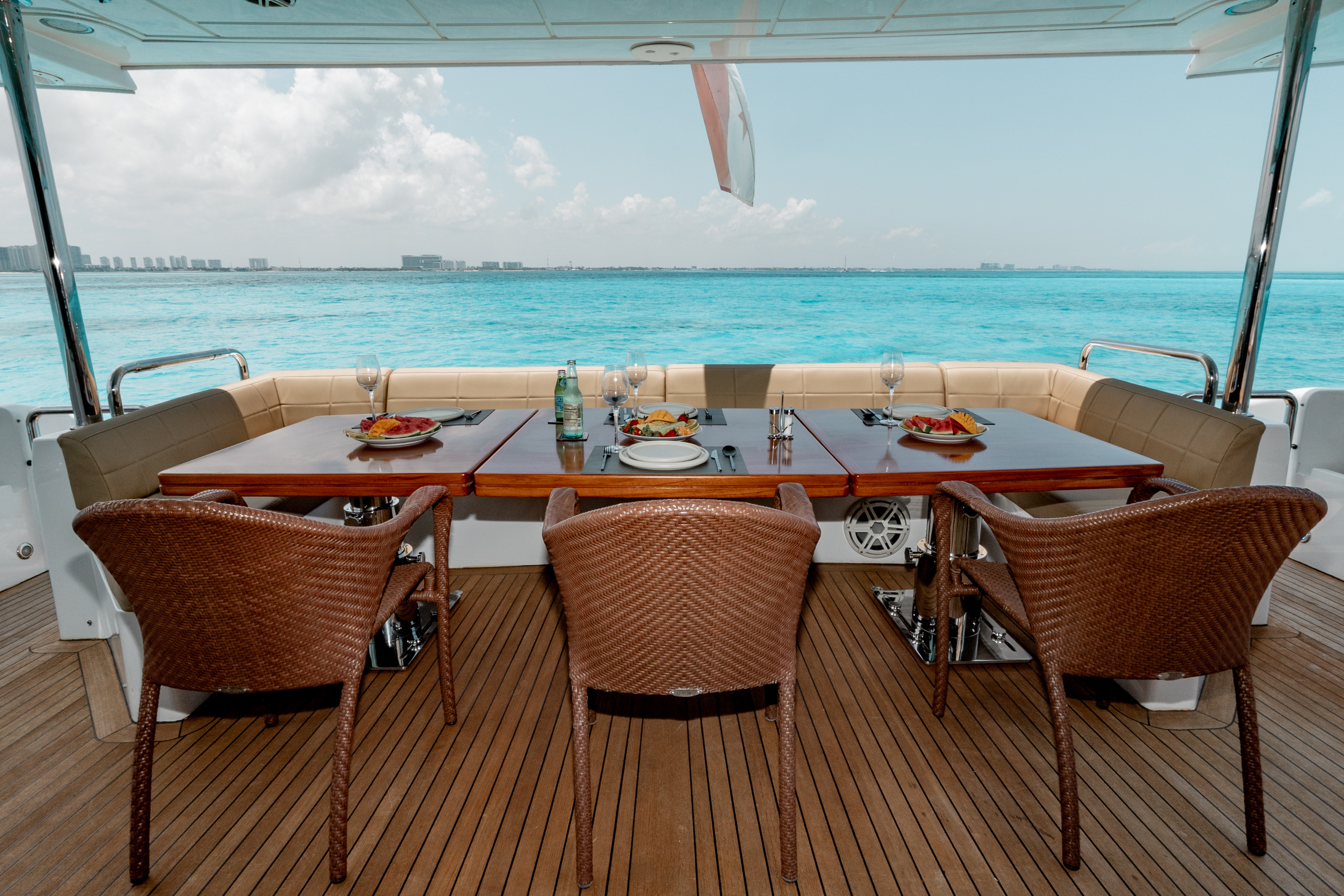 95ft Azimut yacht rental Miami - bow seating area perfect for sunbathing and relaxation