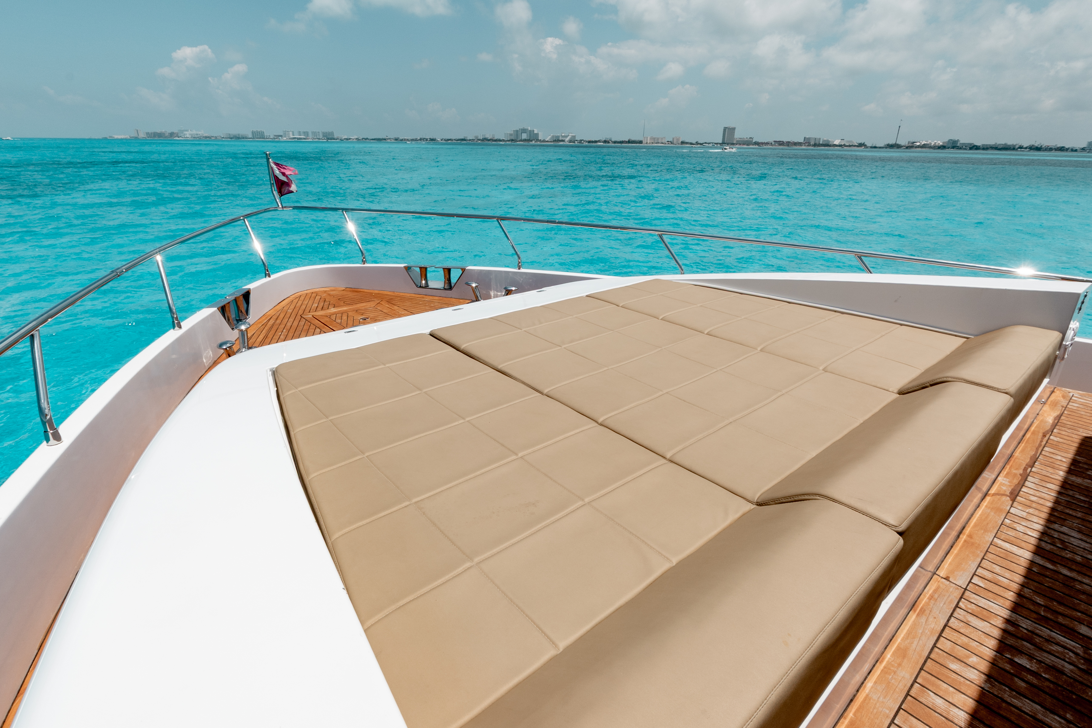 95ft Azimut yacht rental Miami - flybridge with panoramic views of Miami skyline