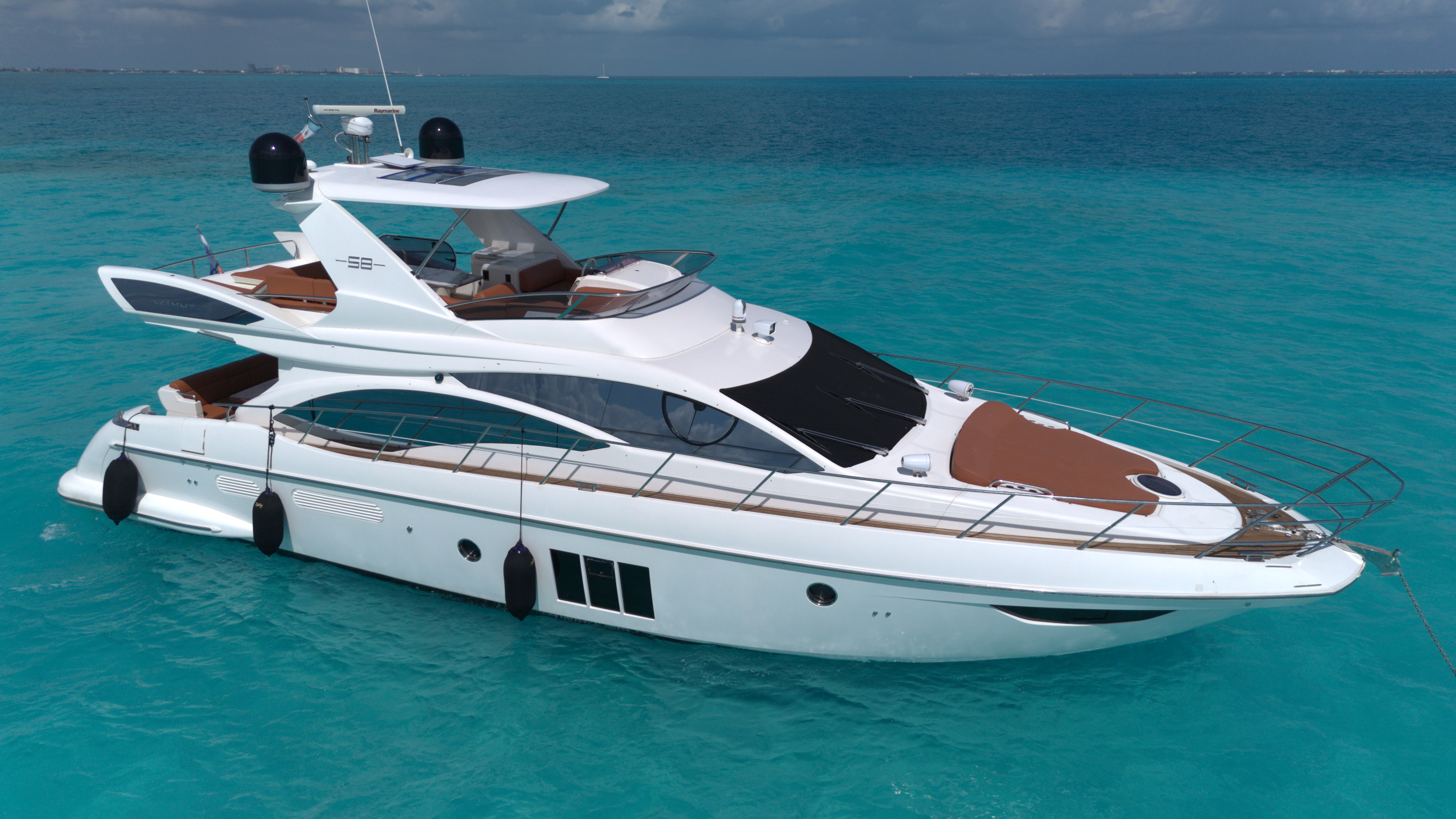 58ft Azimut luxury yacht charter Miami - exterior view perfect for parties and celebrations